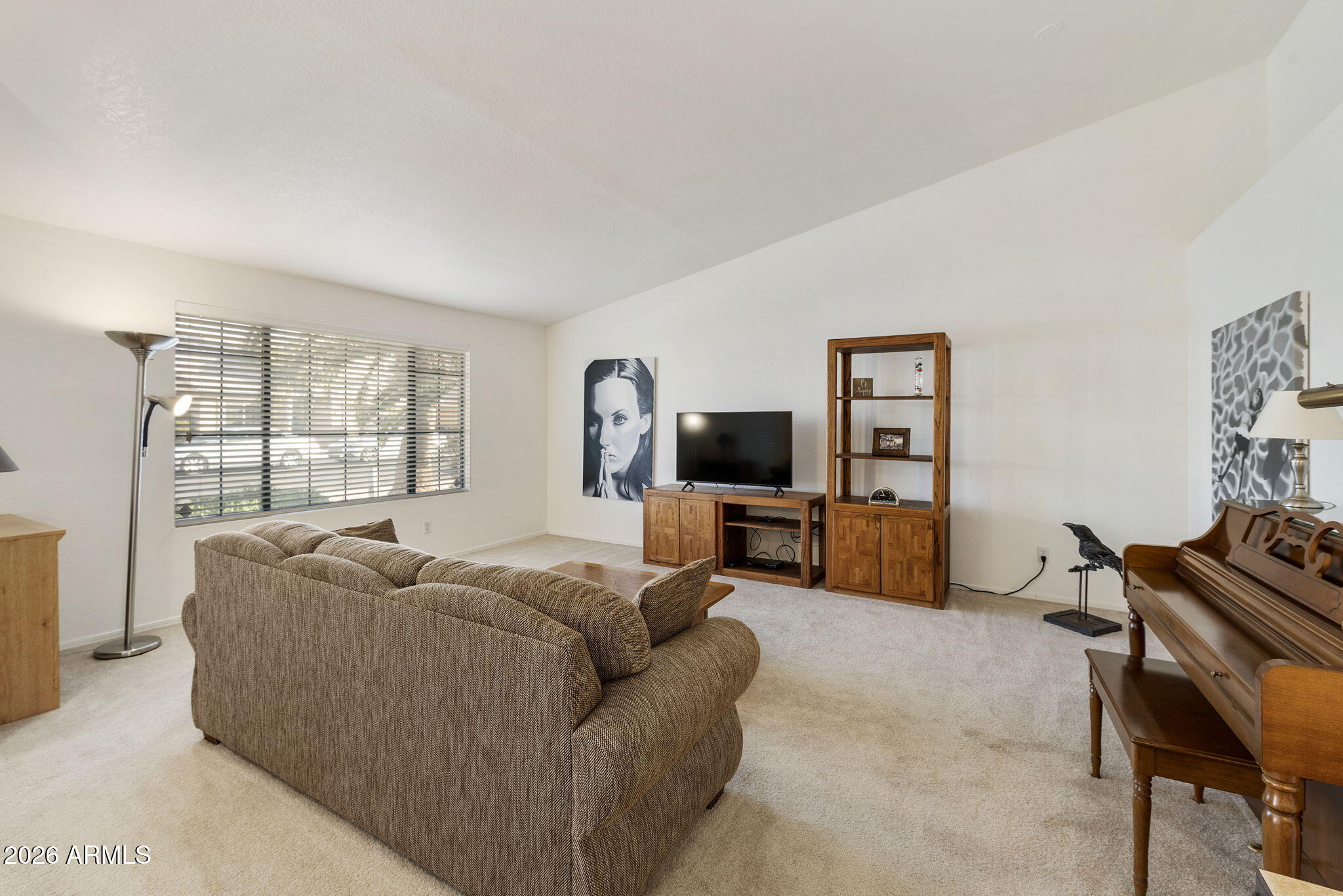 513 W SILVER CREEK Road