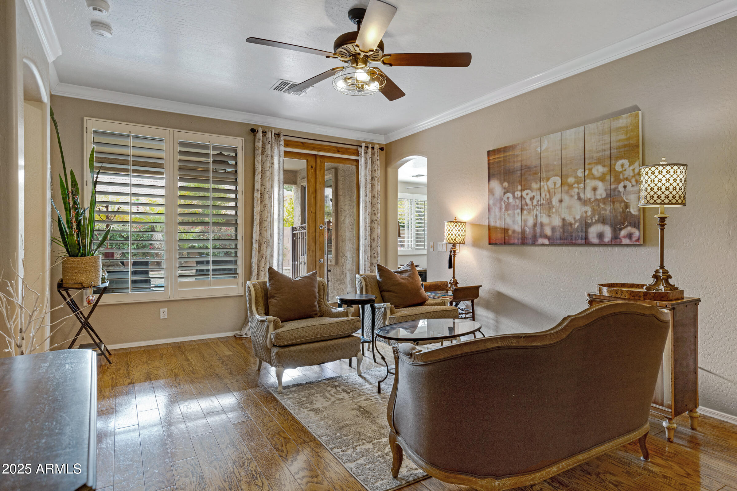 141 W ROADRUNNER Drive