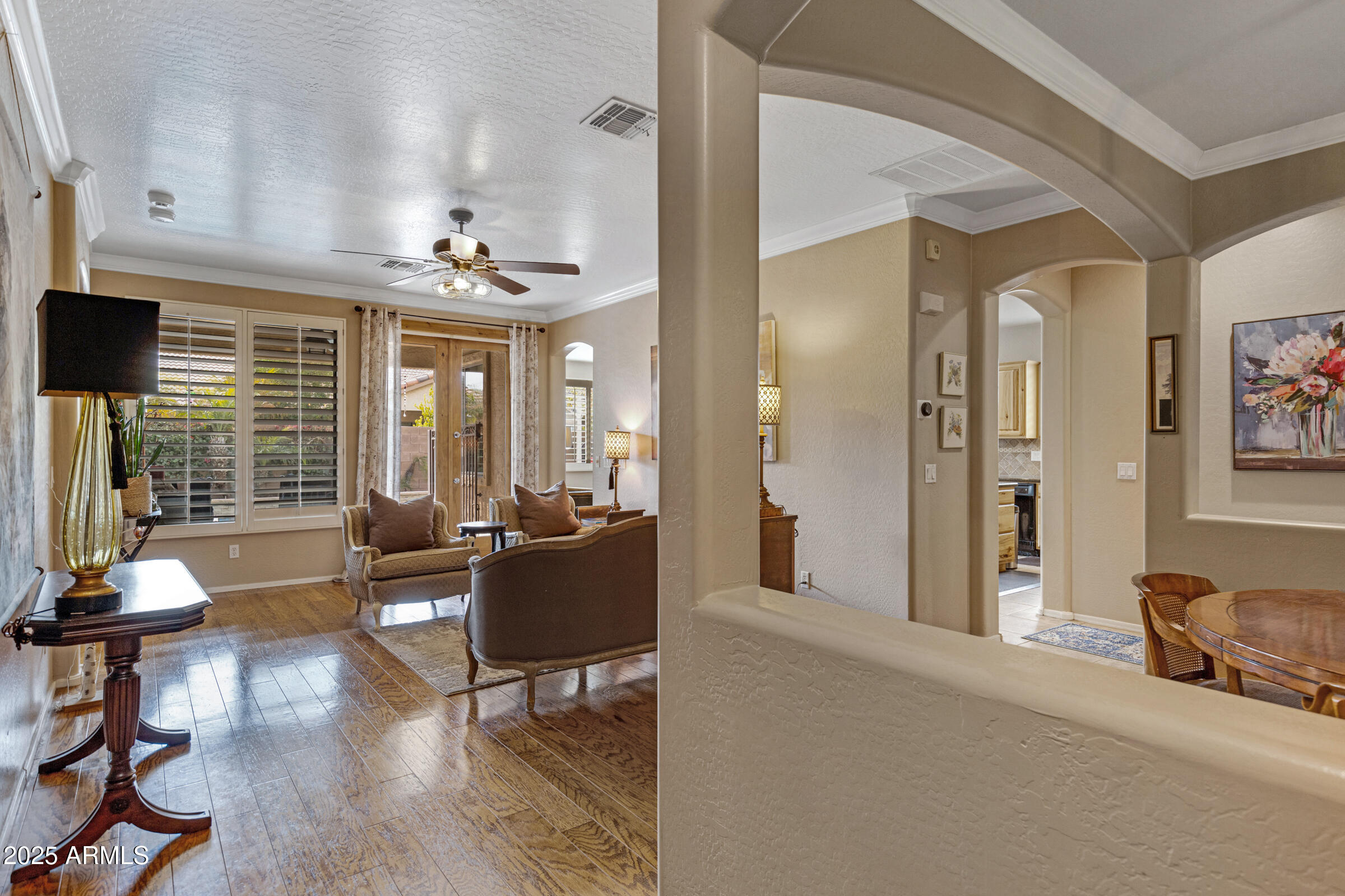 141 W ROADRUNNER Drive