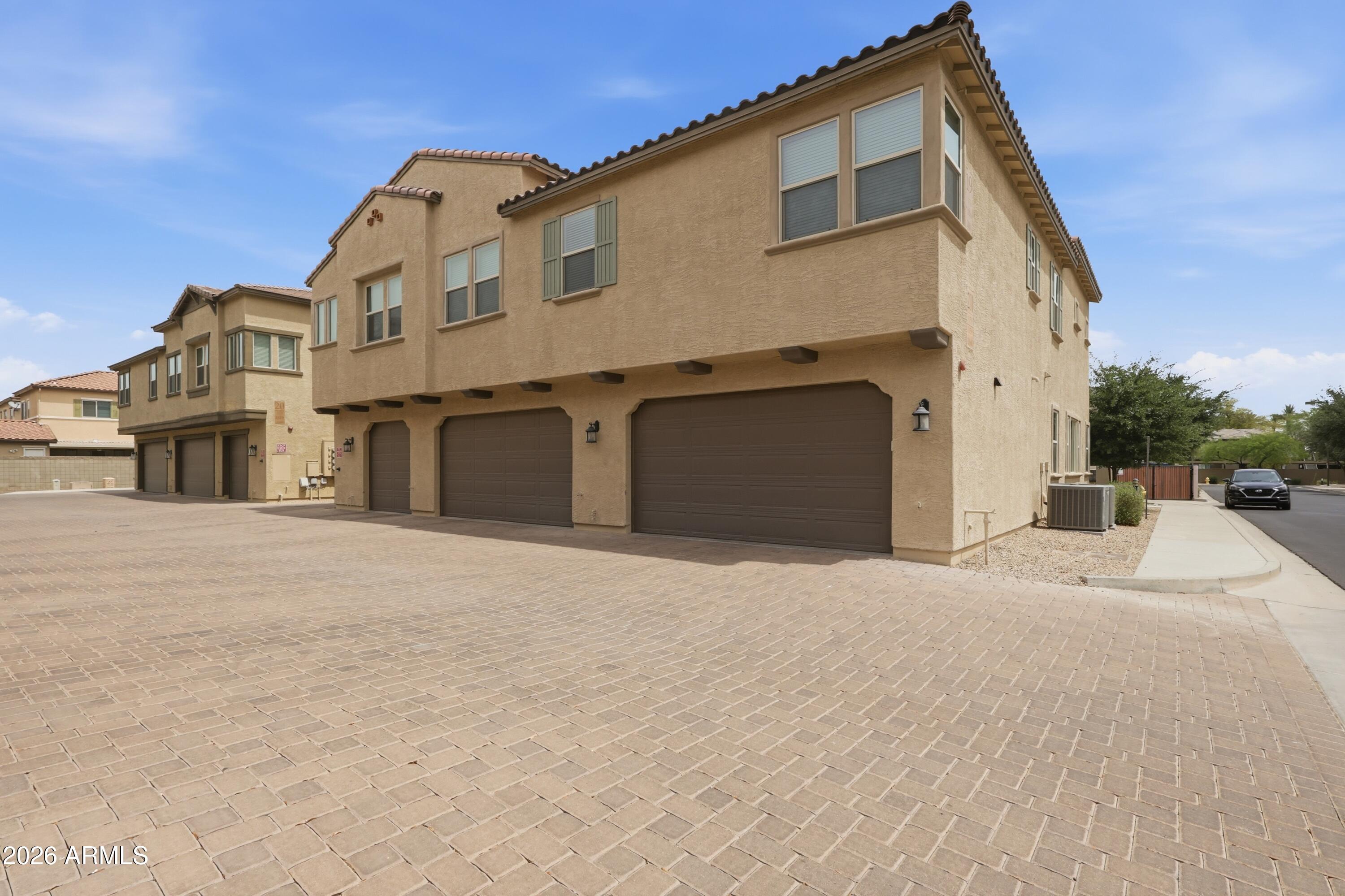 14870 W ENCANTO Boulevard 1055