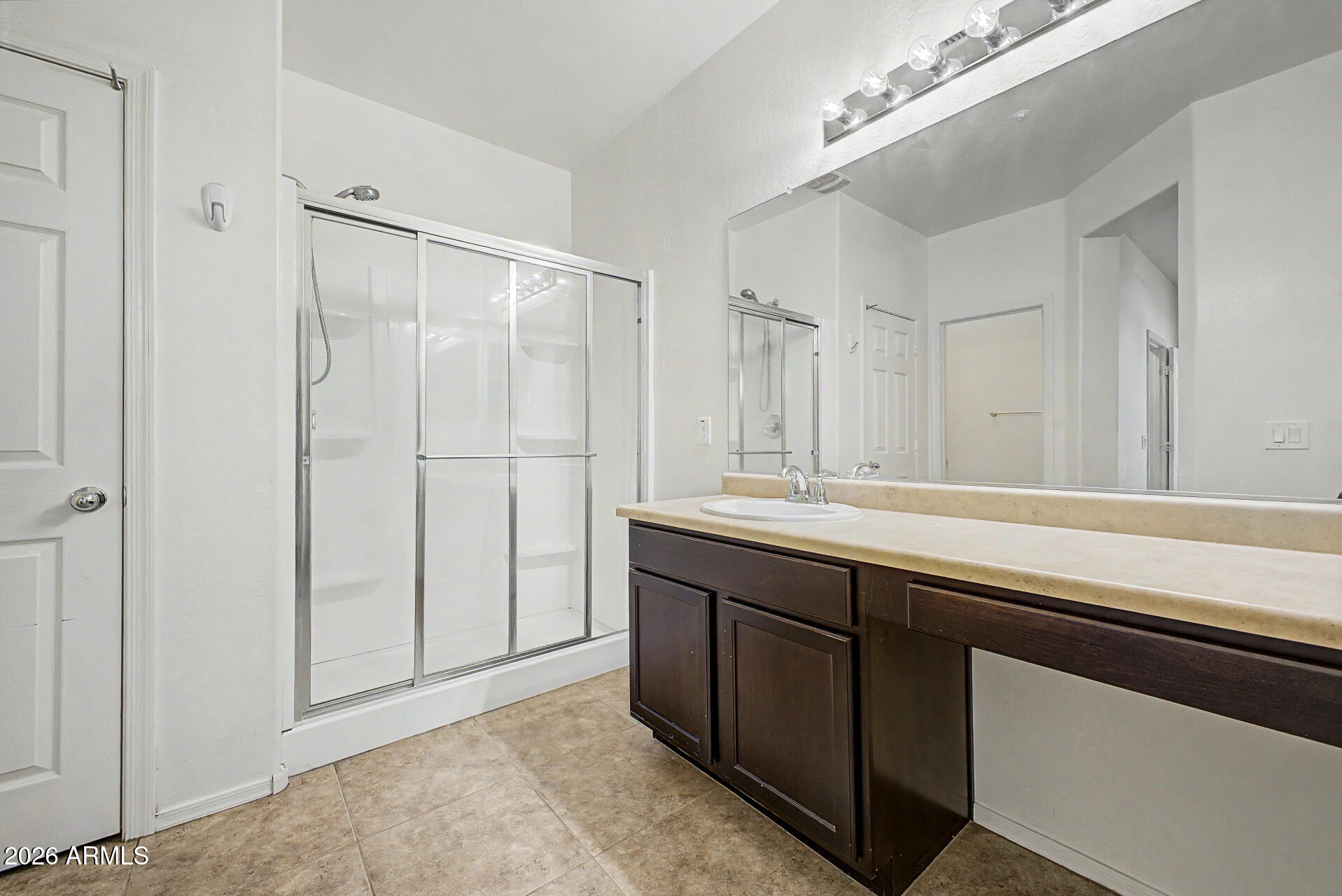 GRAND MANOR - Residential