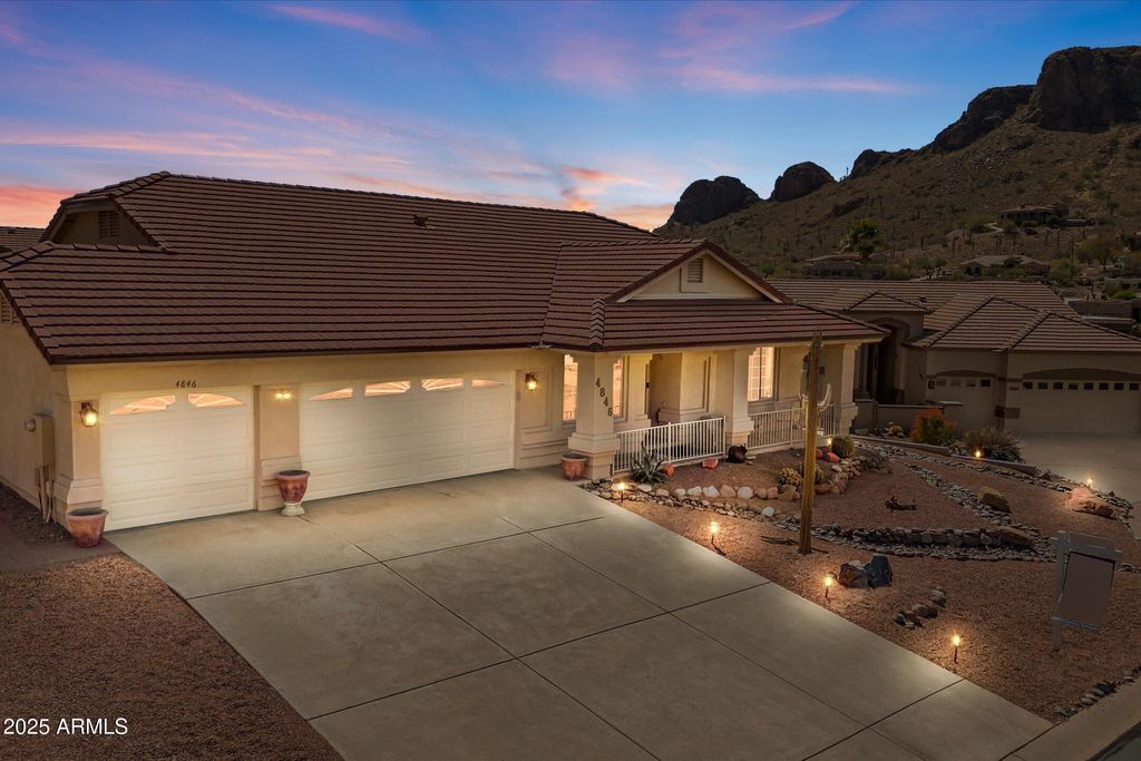 Photo of 4846 S Rimrock Loop, Gold Canyon, AZ 85118 (MLS # 6922223)