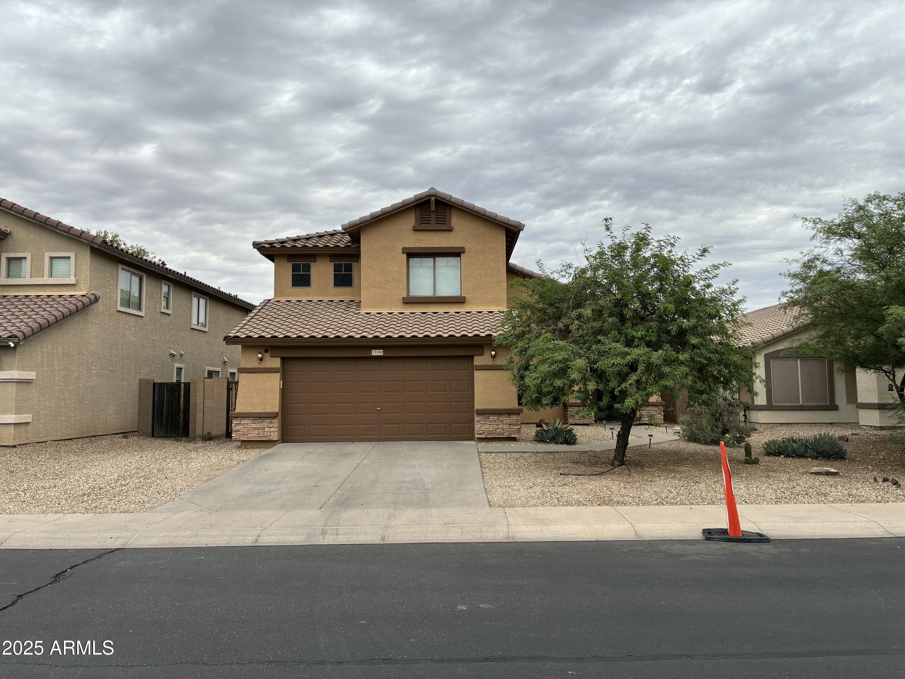 25550 W PIONEER Street