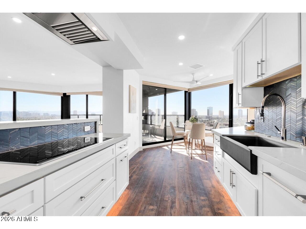 1040 E OSBORN Road 1004