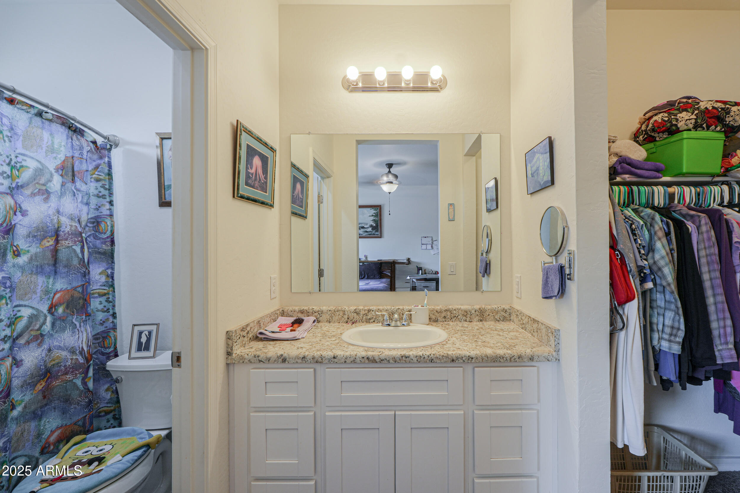 8477 W CONCORDIA Drive