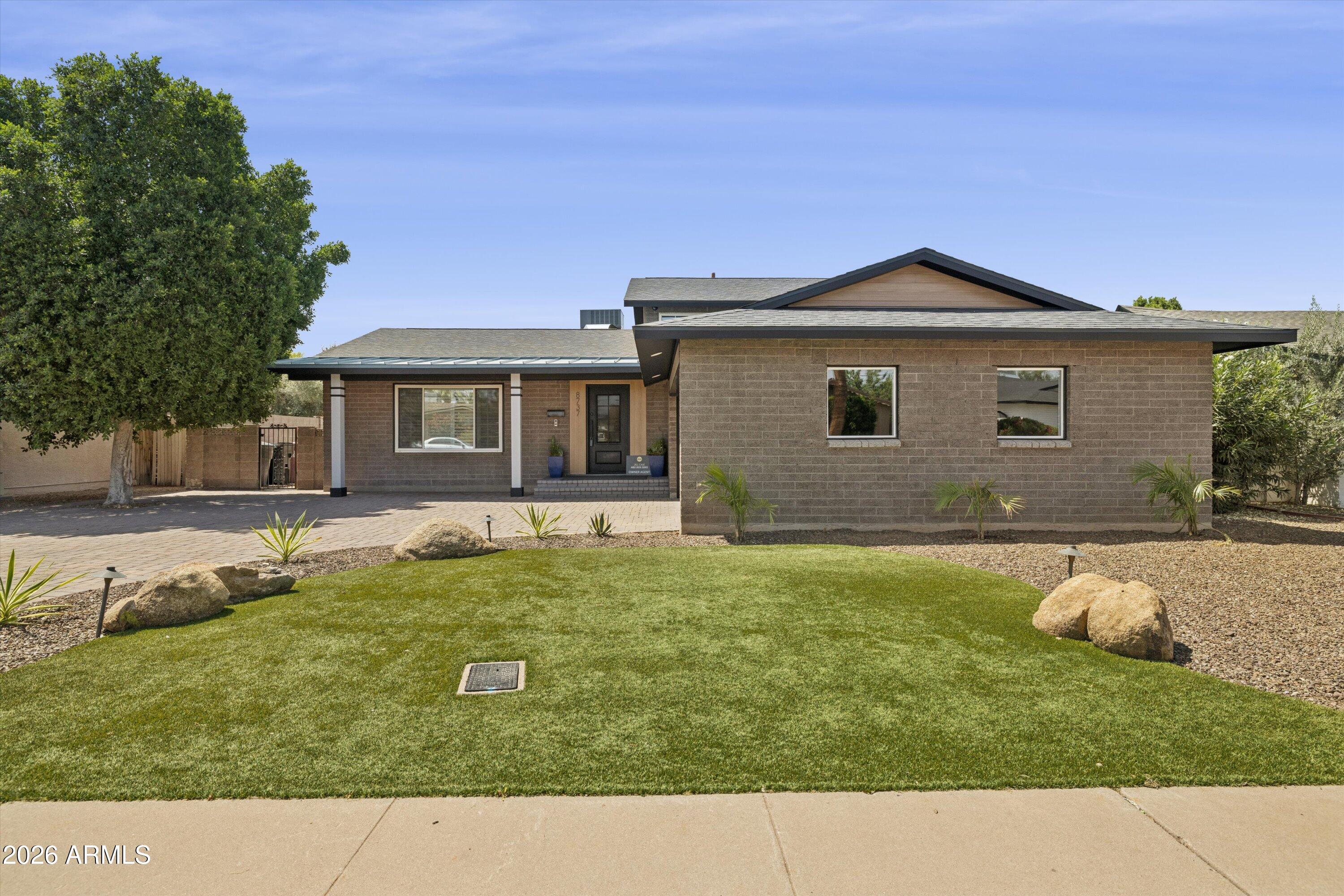 8737 E VALLEY VISTA Drive