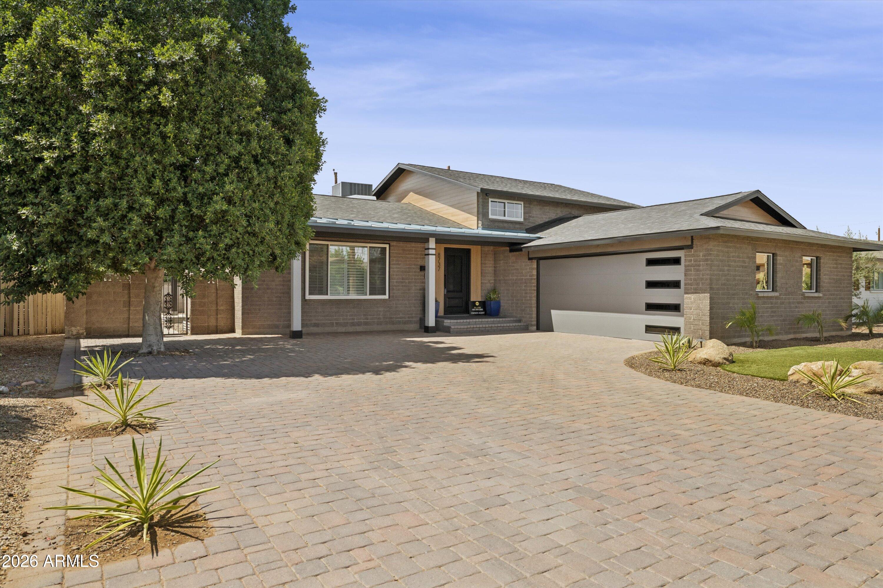 8737 E VALLEY VISTA Drive