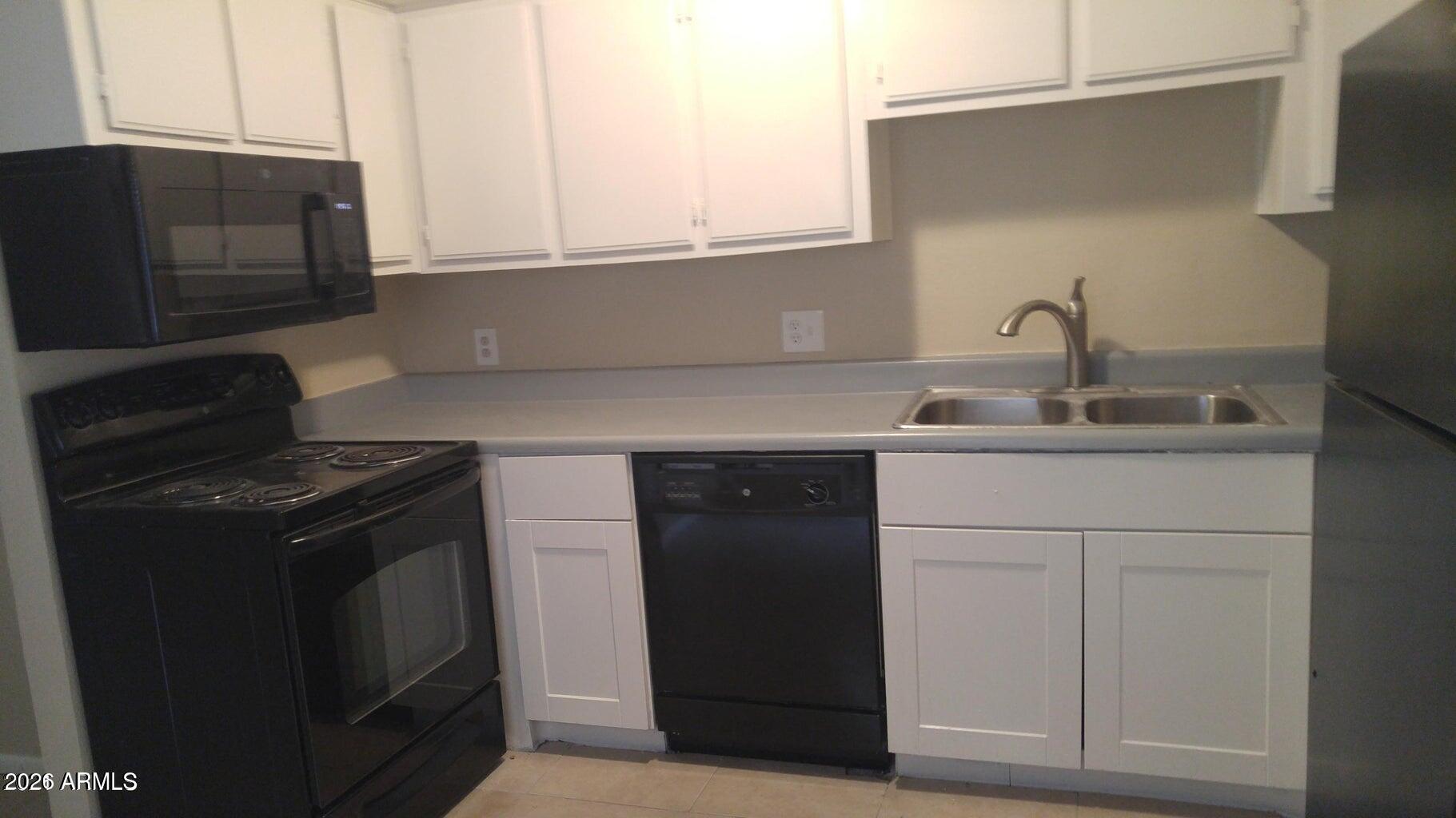 2808 E LE MARCHE Avenue