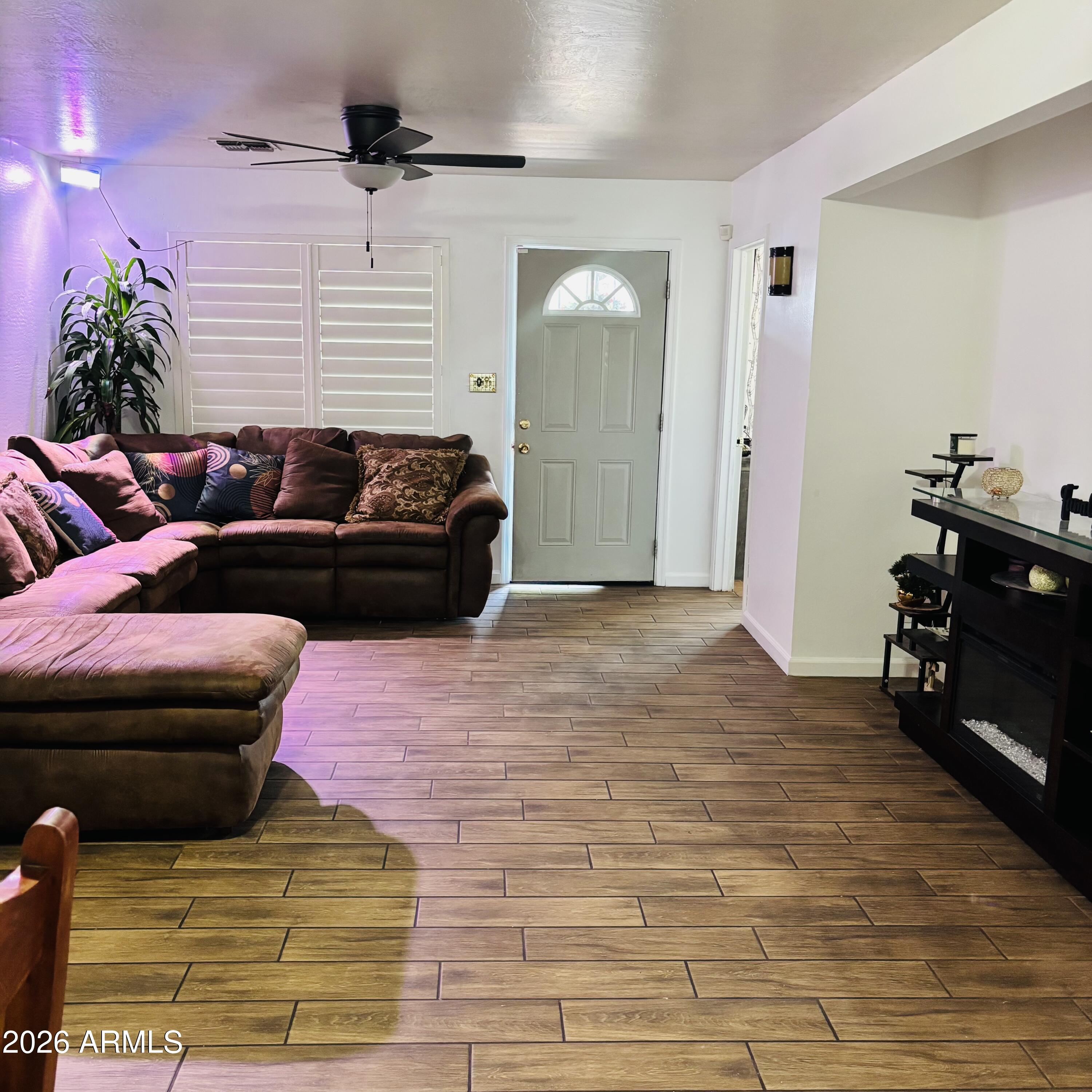 1433 E GARFIELD Street