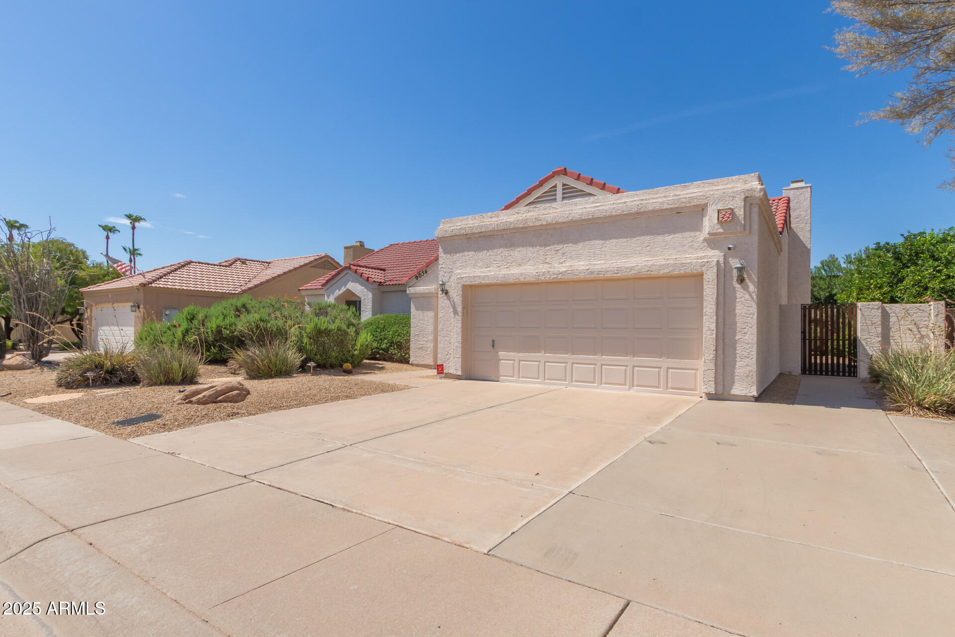 9034 E CORRINE Drive