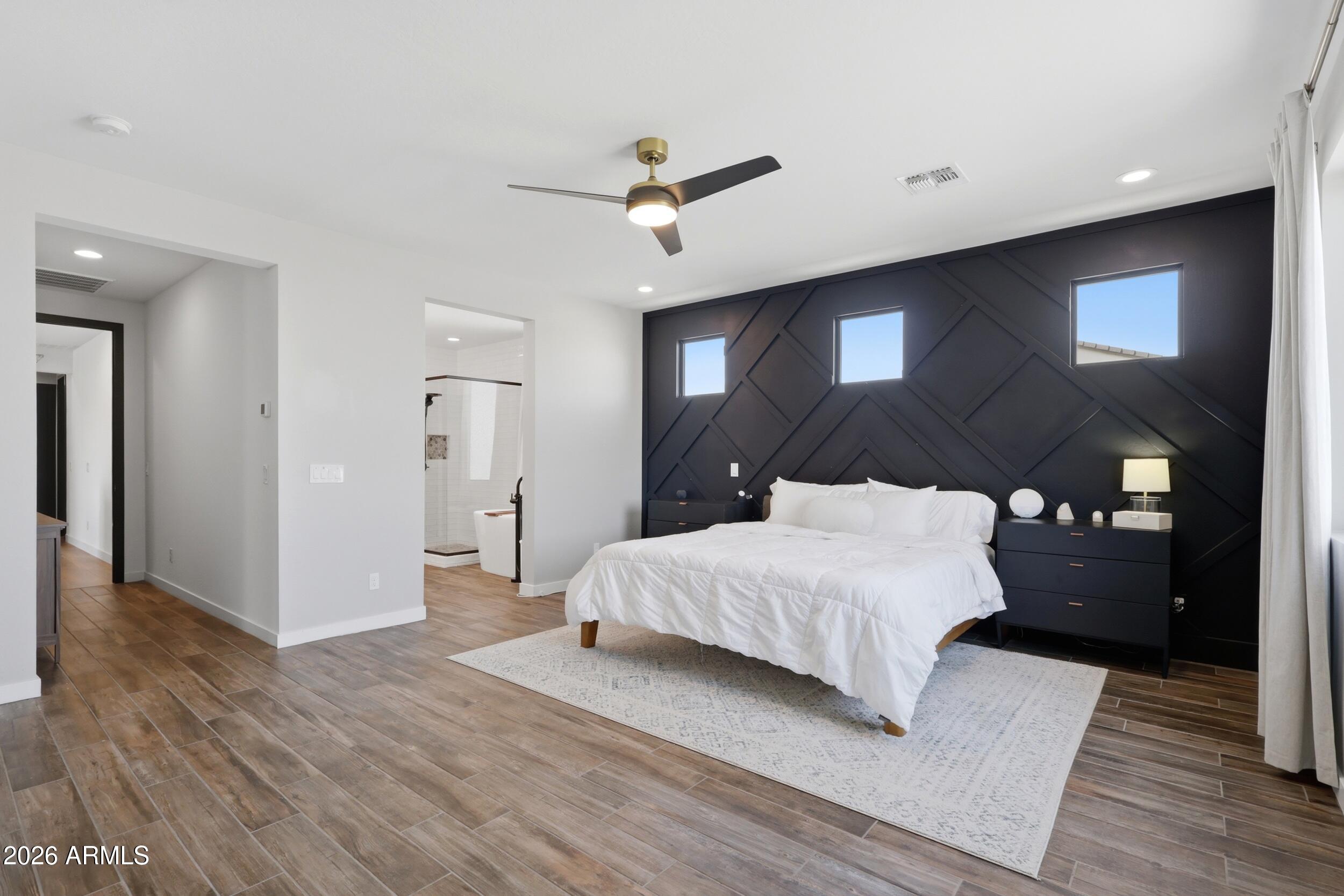 822 E HOPI Trail