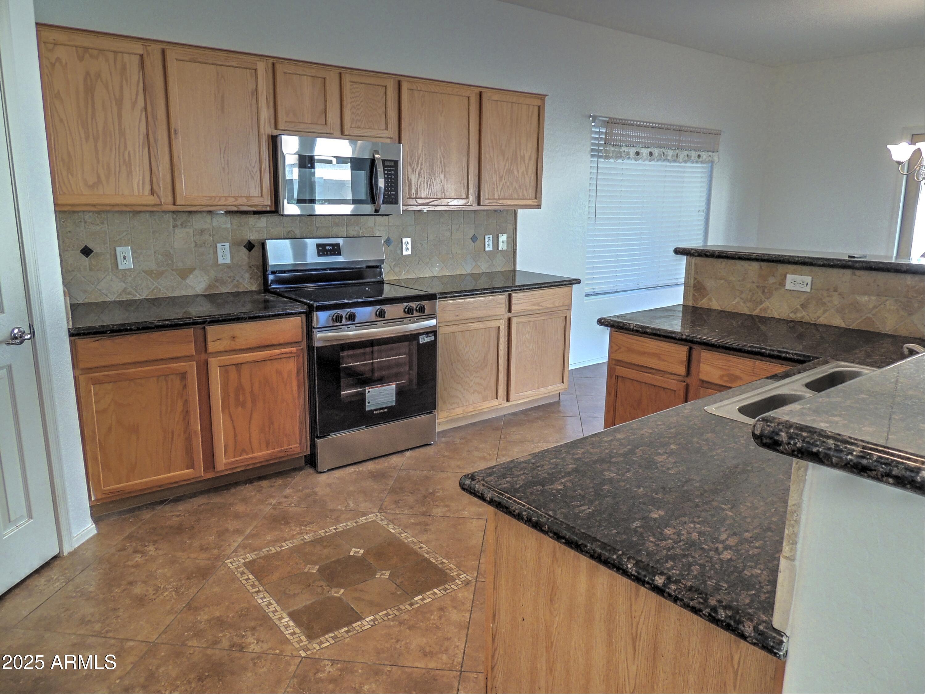 2860 E PINTO VALLEY Road