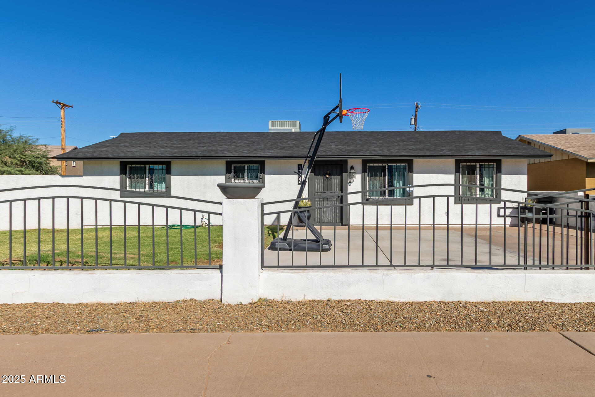 1702 E Chambers Street