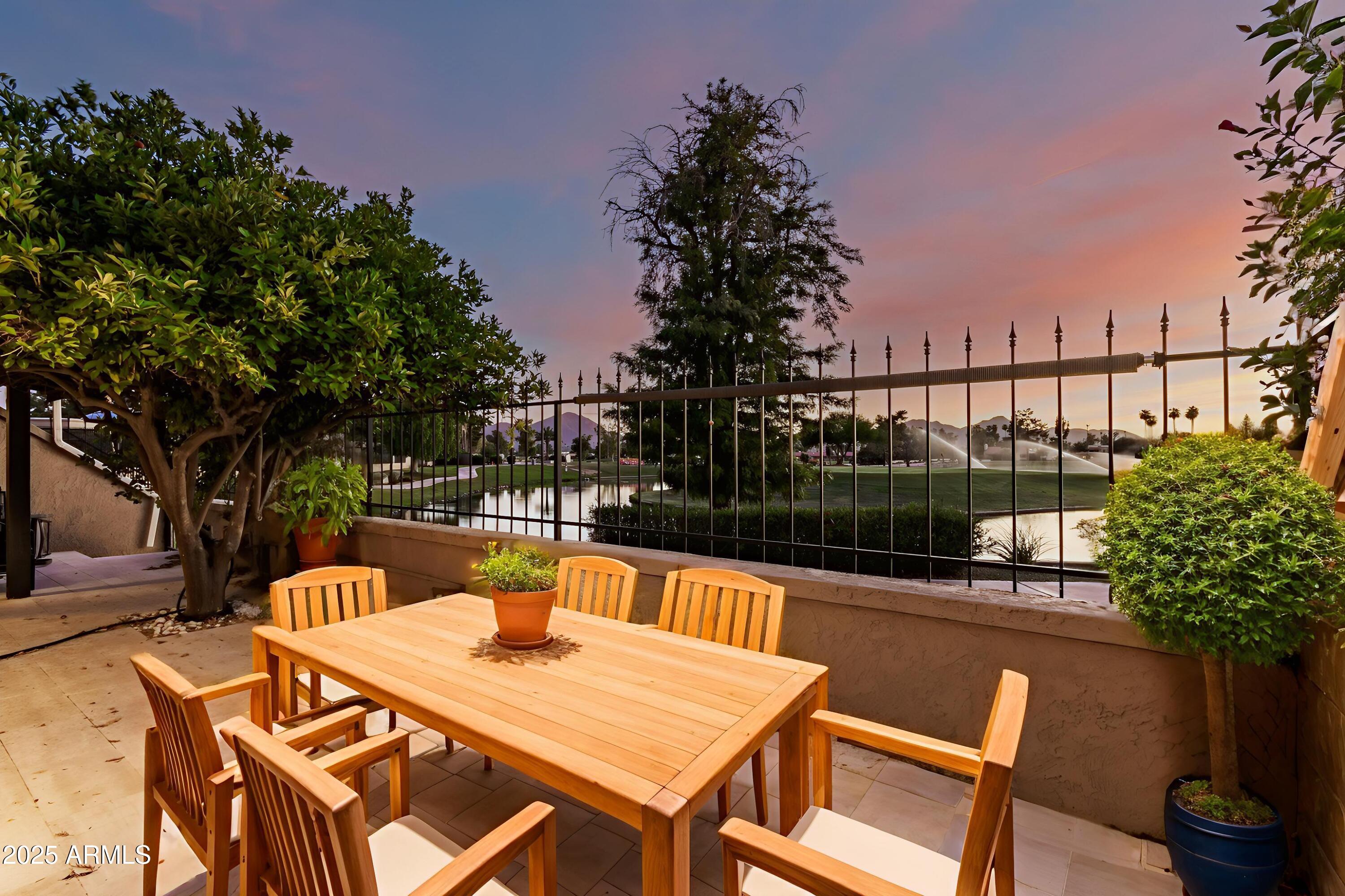 7542 N VIA CAMELLO DEL SUR --