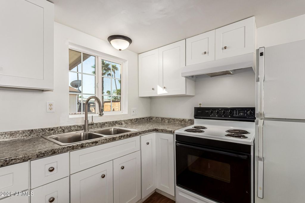 Photo of 4605 S Priest Drive #203, Tempe, AZ 85282 (MLS # 6972231)