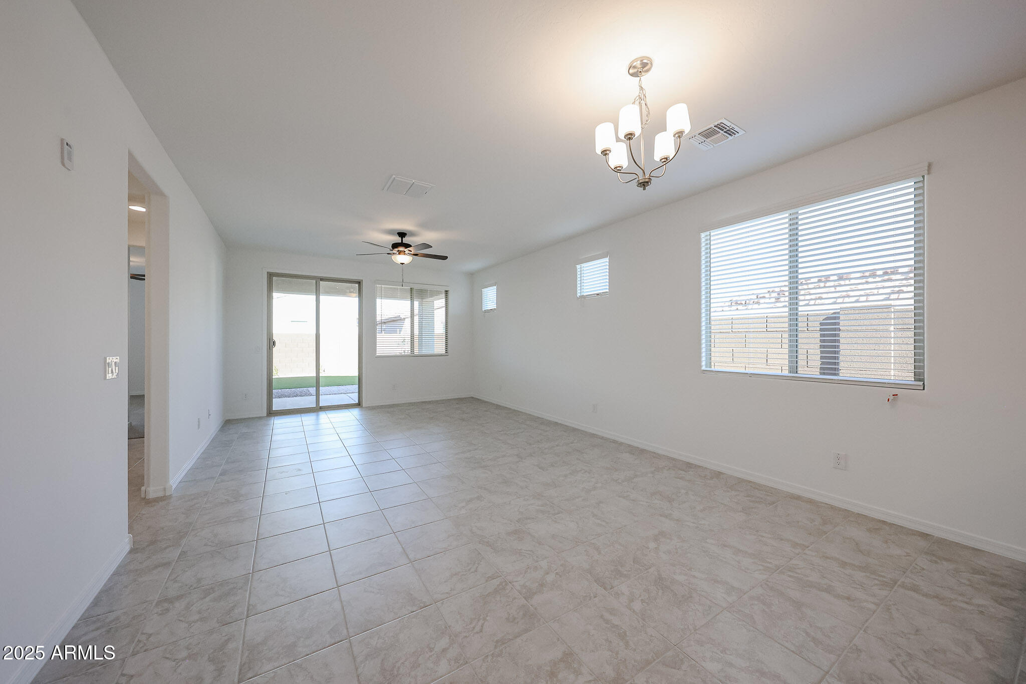 8722 W PASADENA Avenue