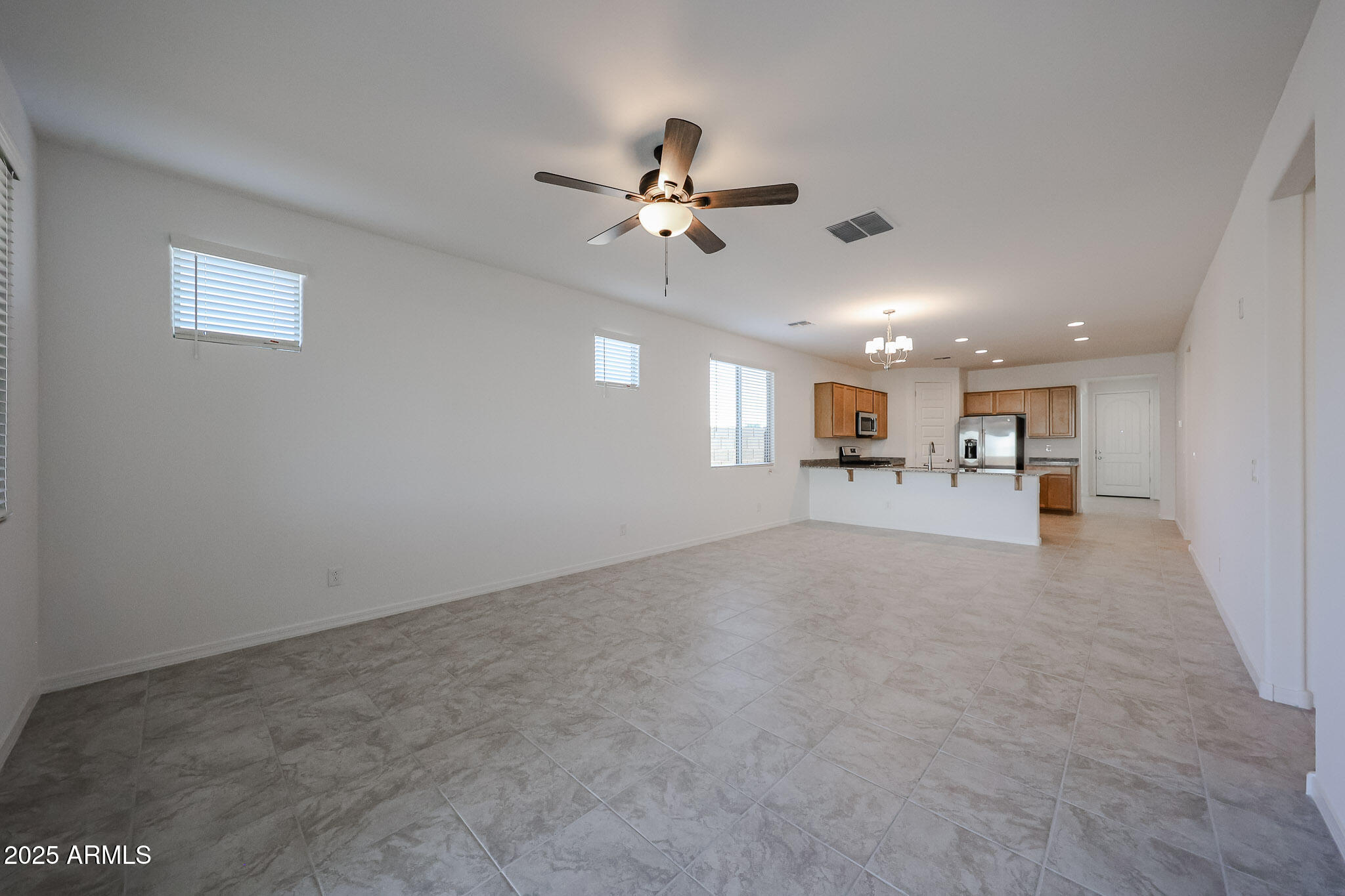 8722 W PASADENA Avenue