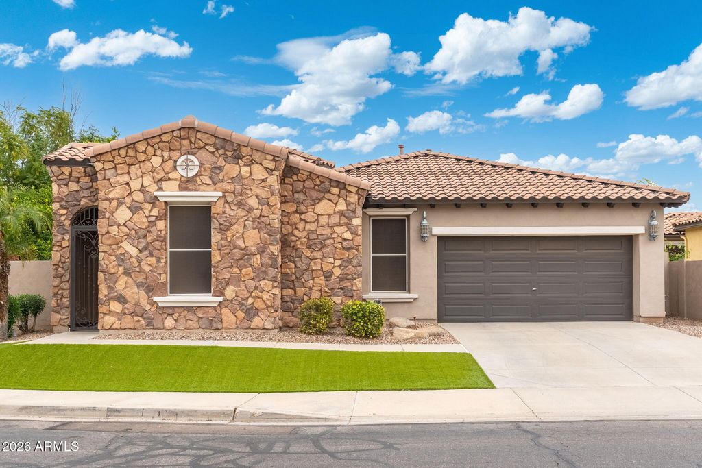 Photo of 3067 S Halsted Drive, Chandler, AZ 85286 (MLS # 6969448)