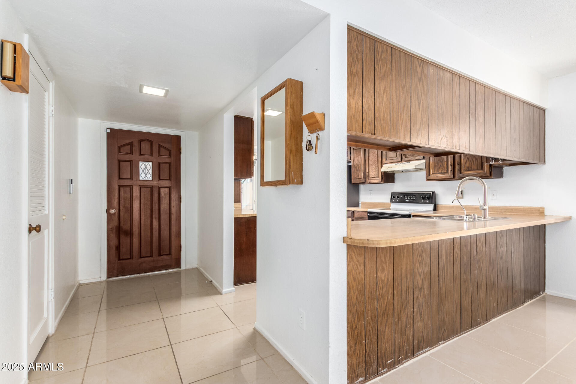 524 N BEVERLY Street