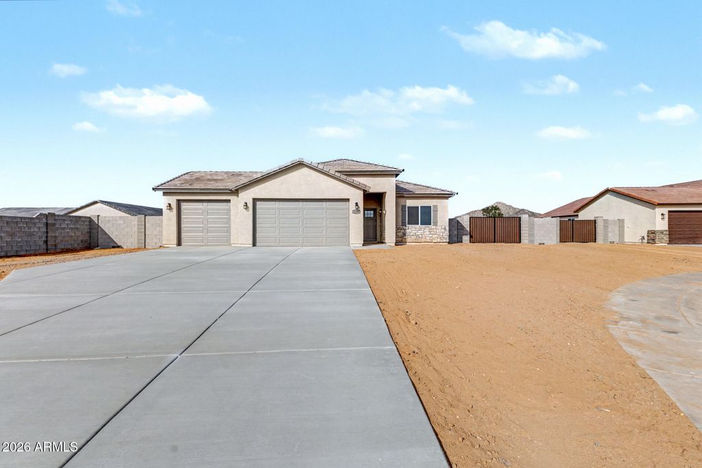 Photo of 9806 W Appaloosa Trail, Casa Grande, AZ 85194 (MLS # 6976811)