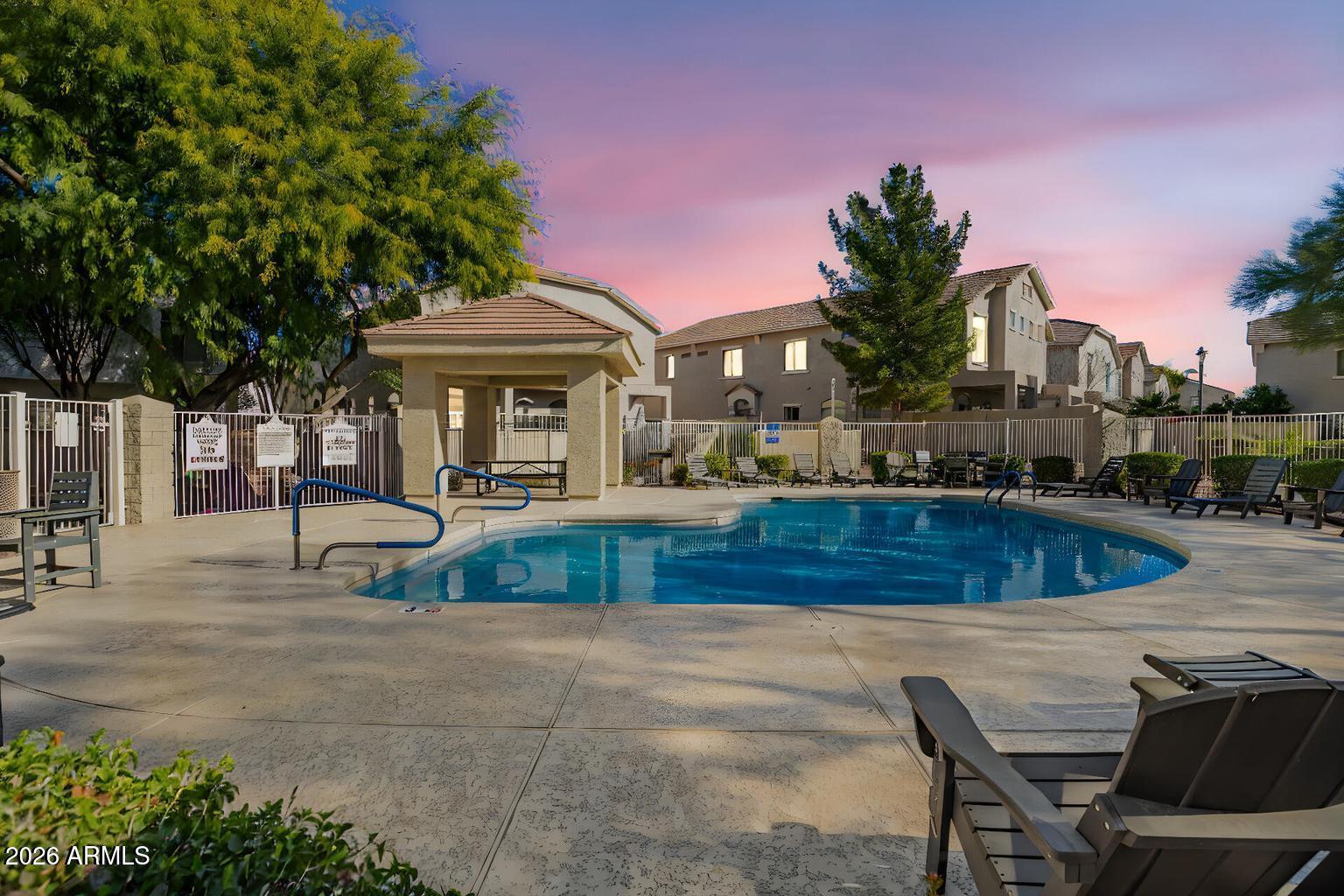 2150 E BELL Road 1090