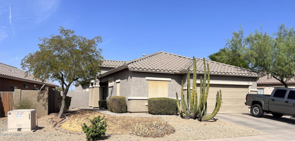 Photo of 40220 N Patriot Way N, Anthem, AZ 85086 (MLS # 7073172)