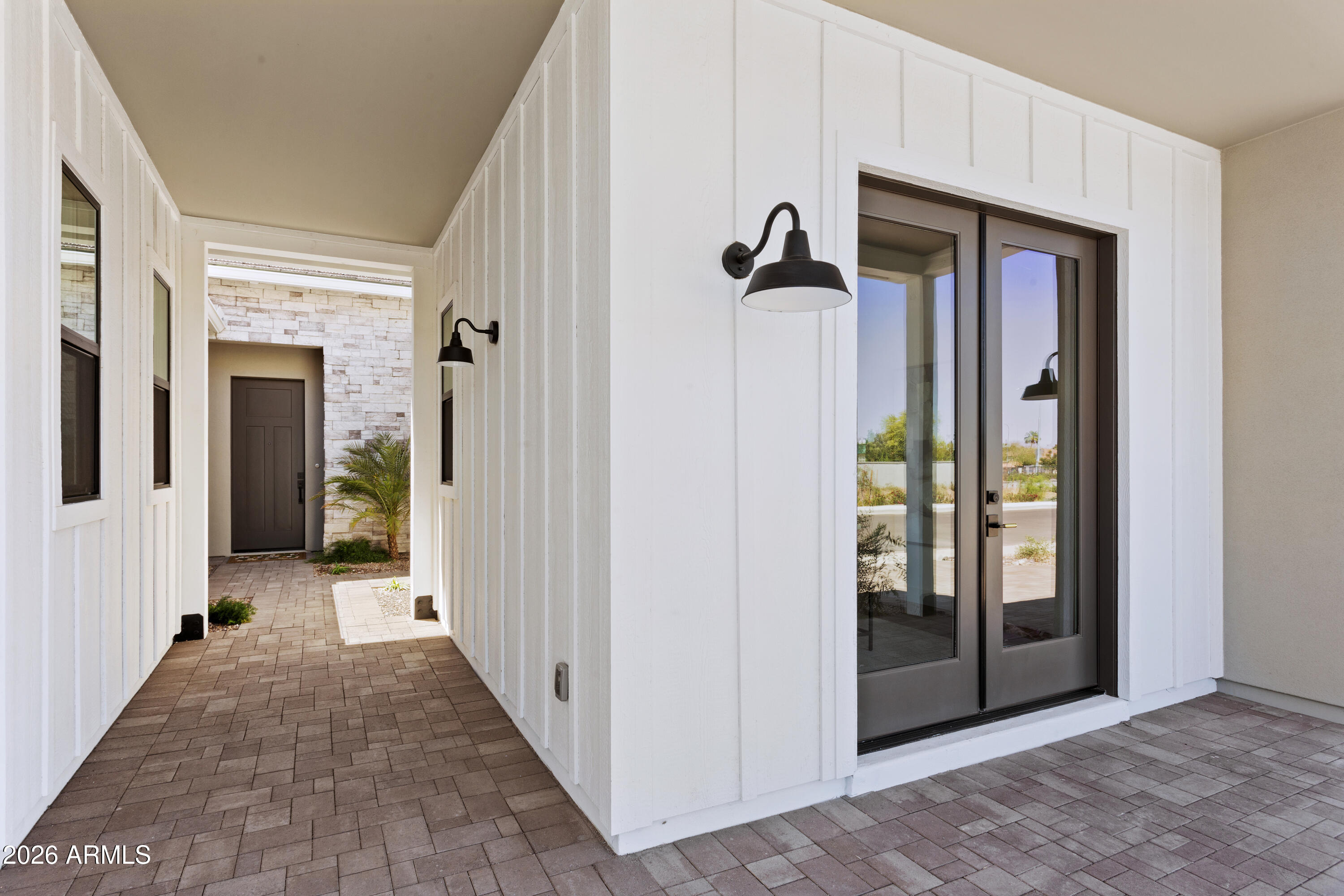 1563 E CHERRYWOOD Place