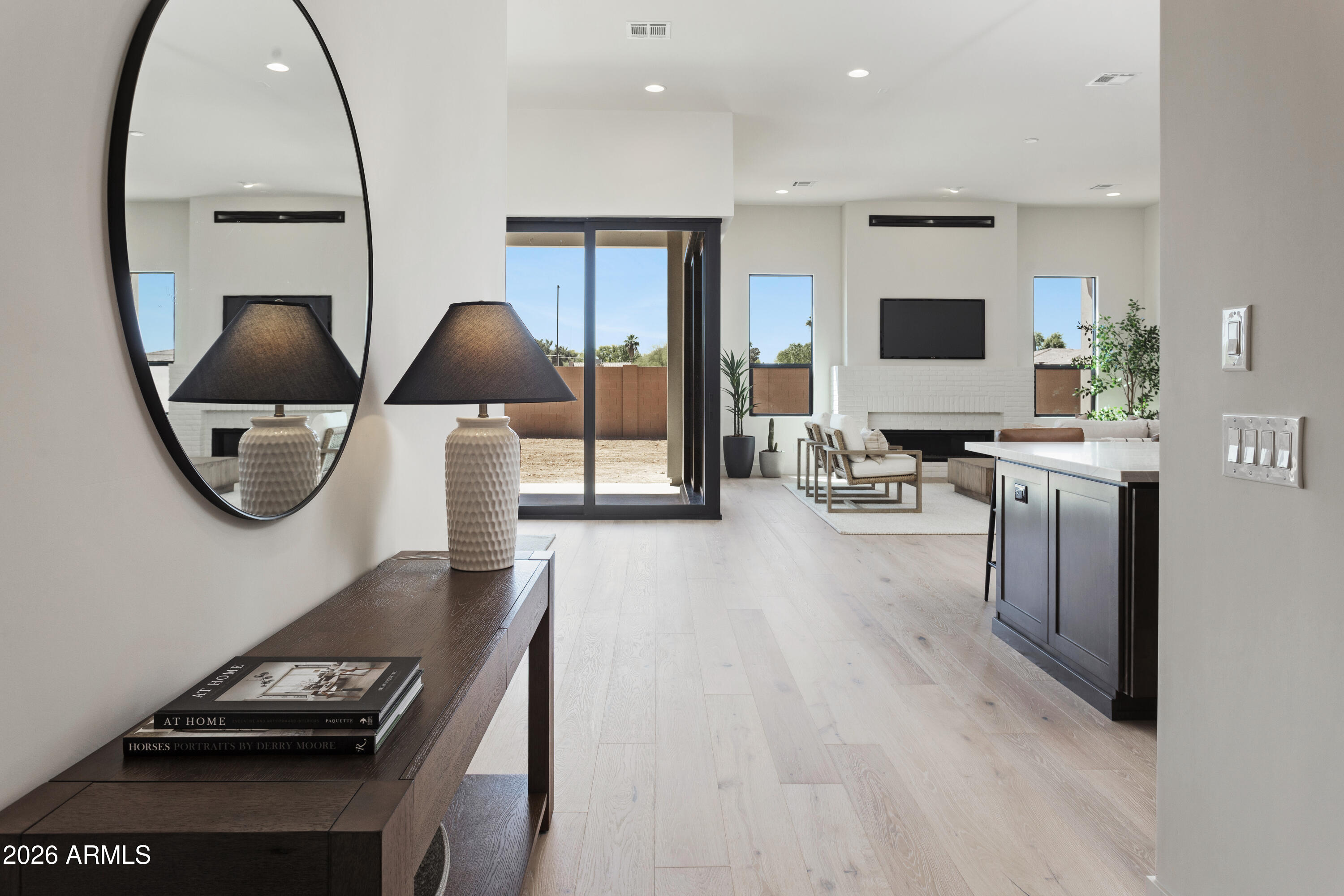 1563 E CHERRYWOOD Place