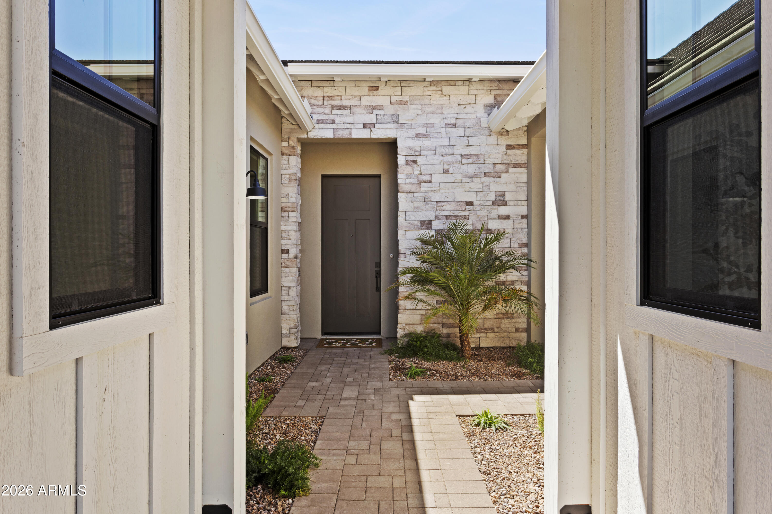 1563 E CHERRYWOOD Place