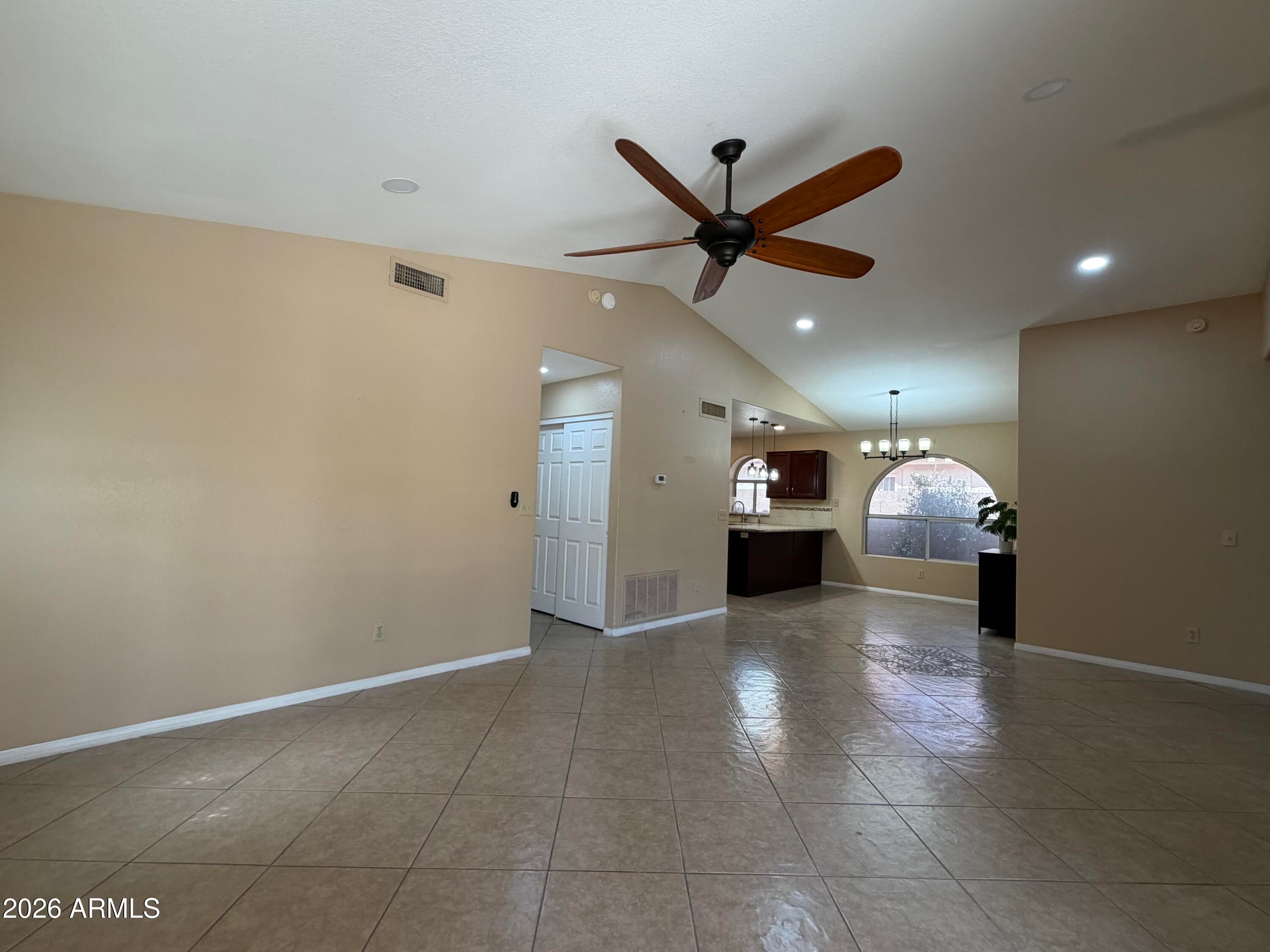 7568 W KERRY Lane