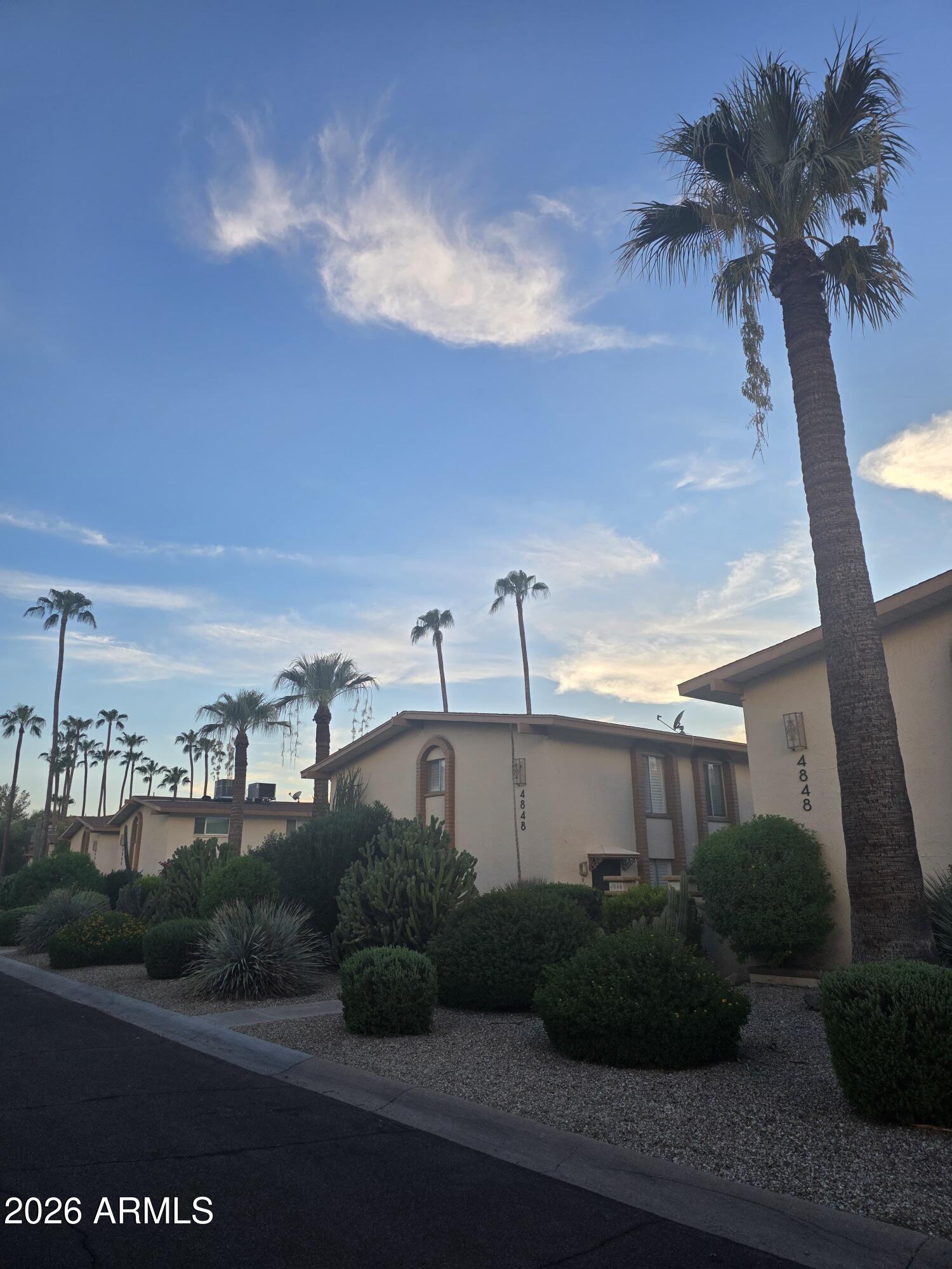 4848 N WOODMERE FAIRWAY -- 11