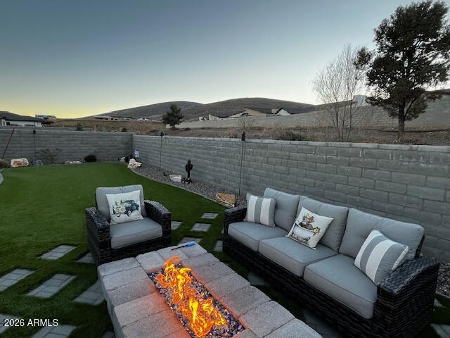 4506 N GARRETT Drive