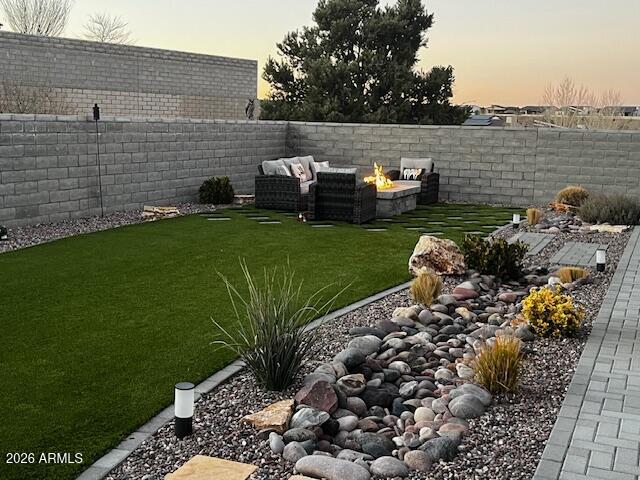 4506 N GARRETT Drive