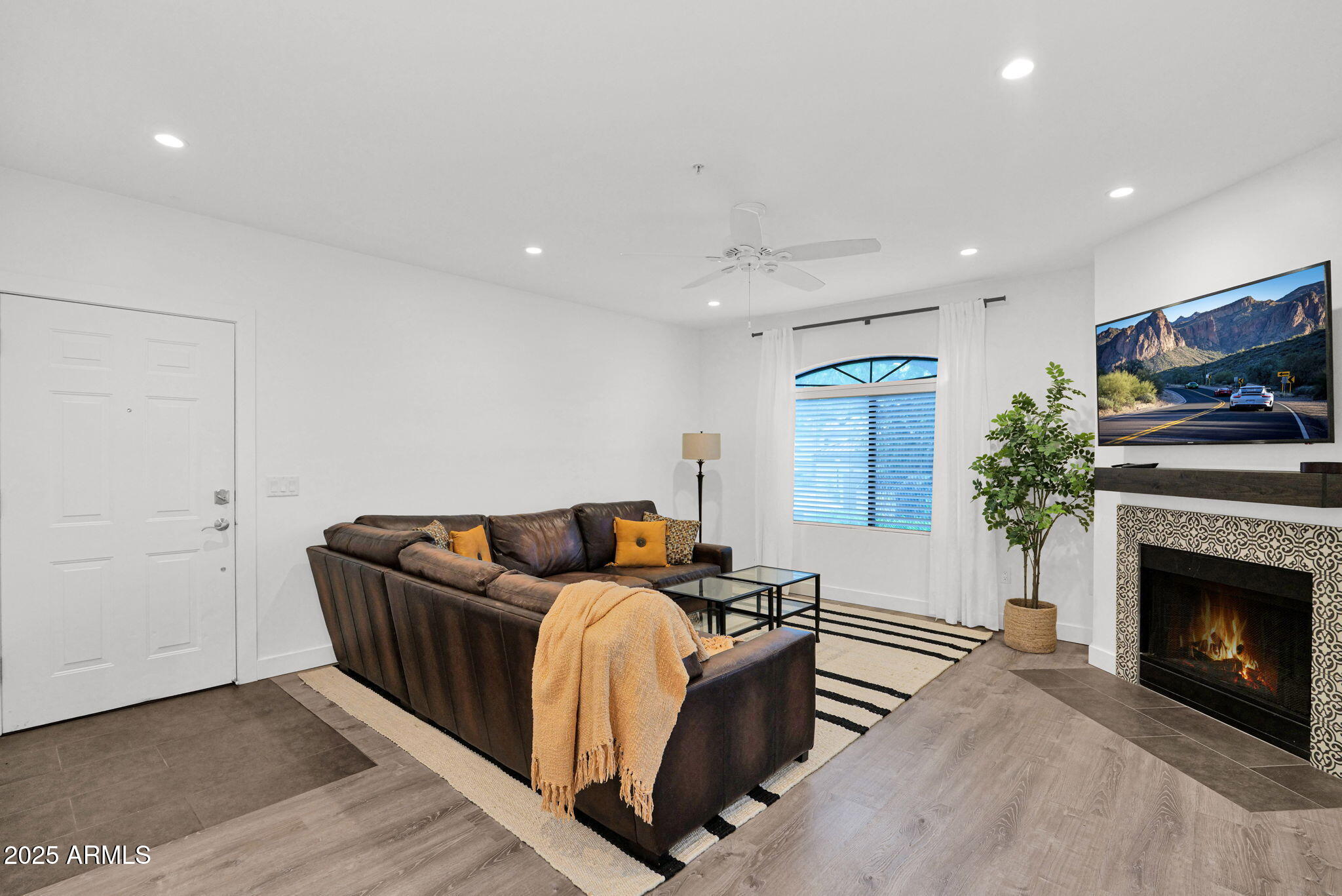 15095 N THOMPSON PEAK Parkway 1050