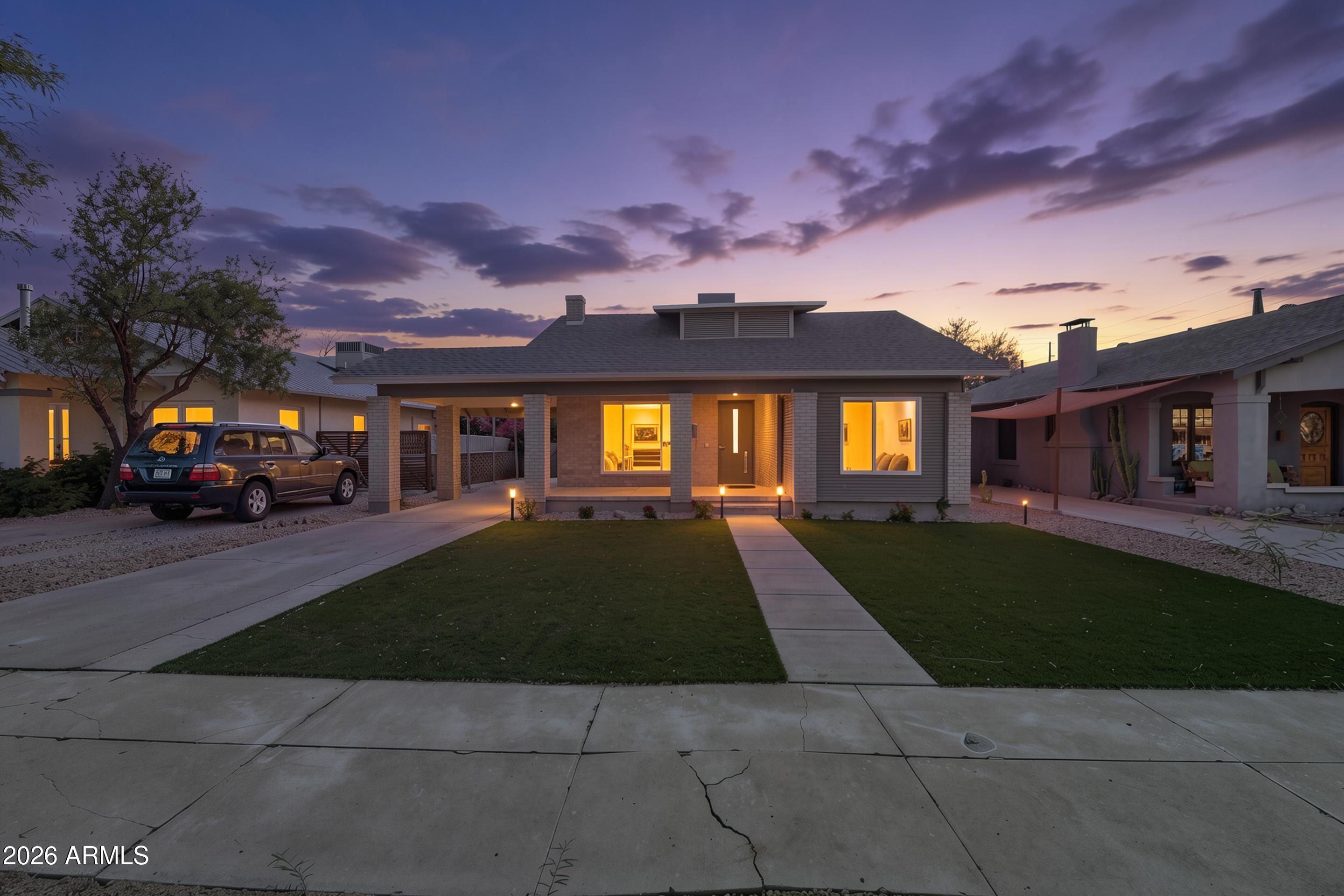 2534 N RICHLAND Street