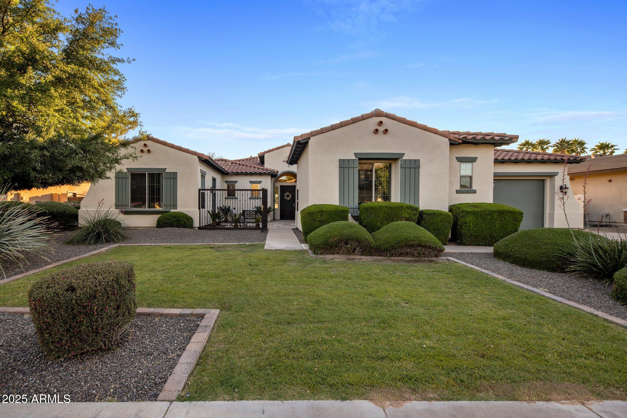 4822 N BARRANCO Drive