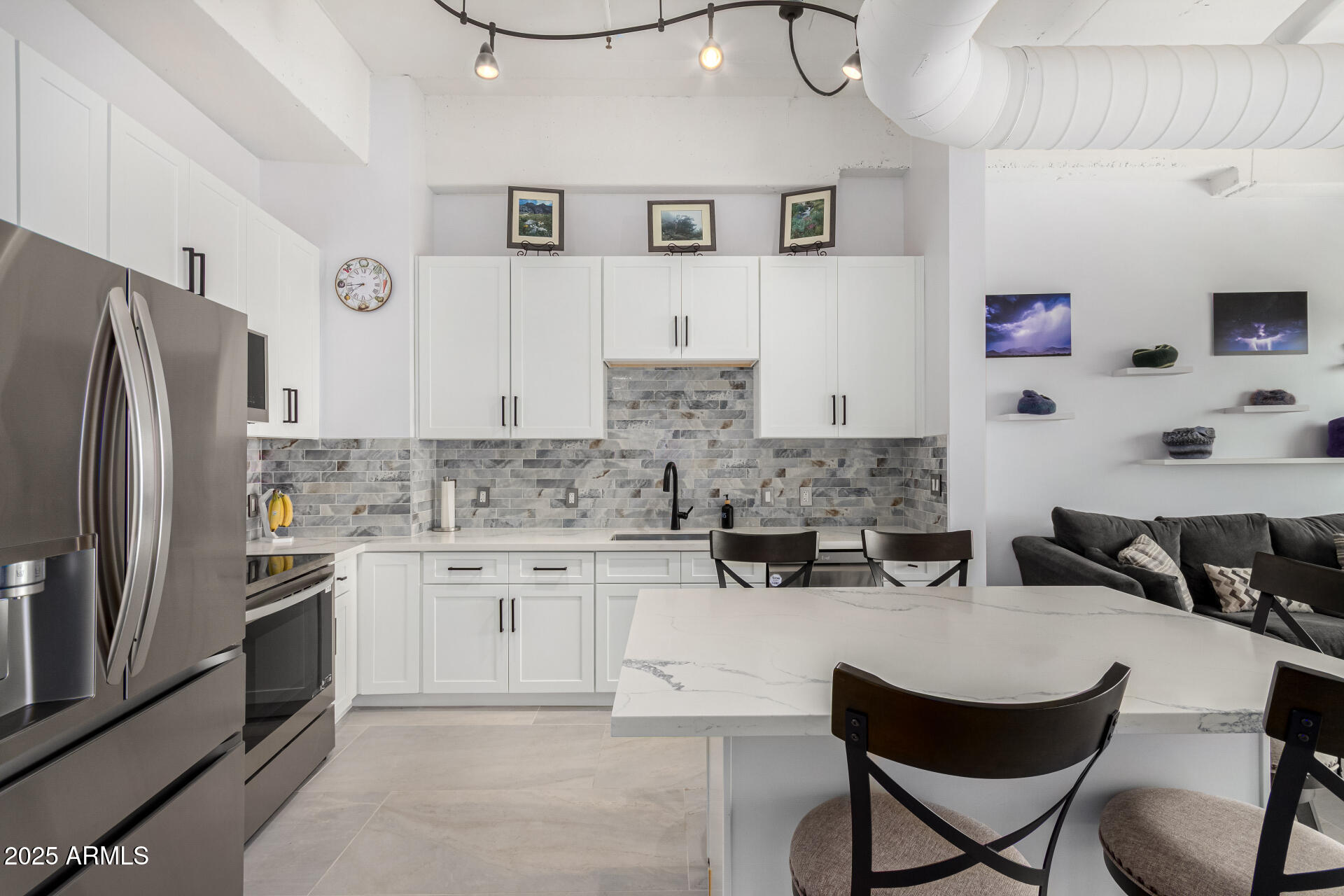 1 E LEXINGTON Avenue 1108