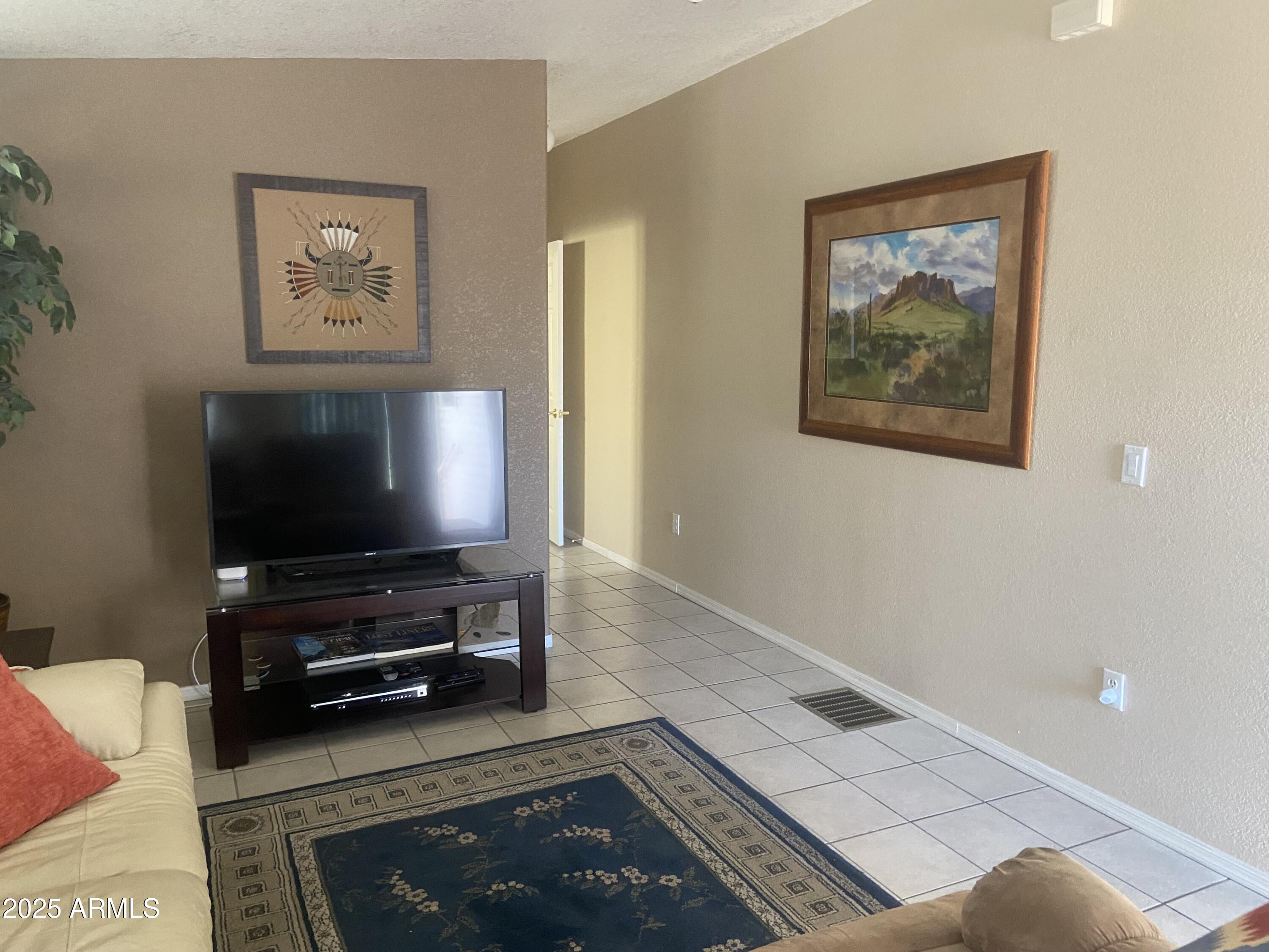 1363 W Chesapeake Drive