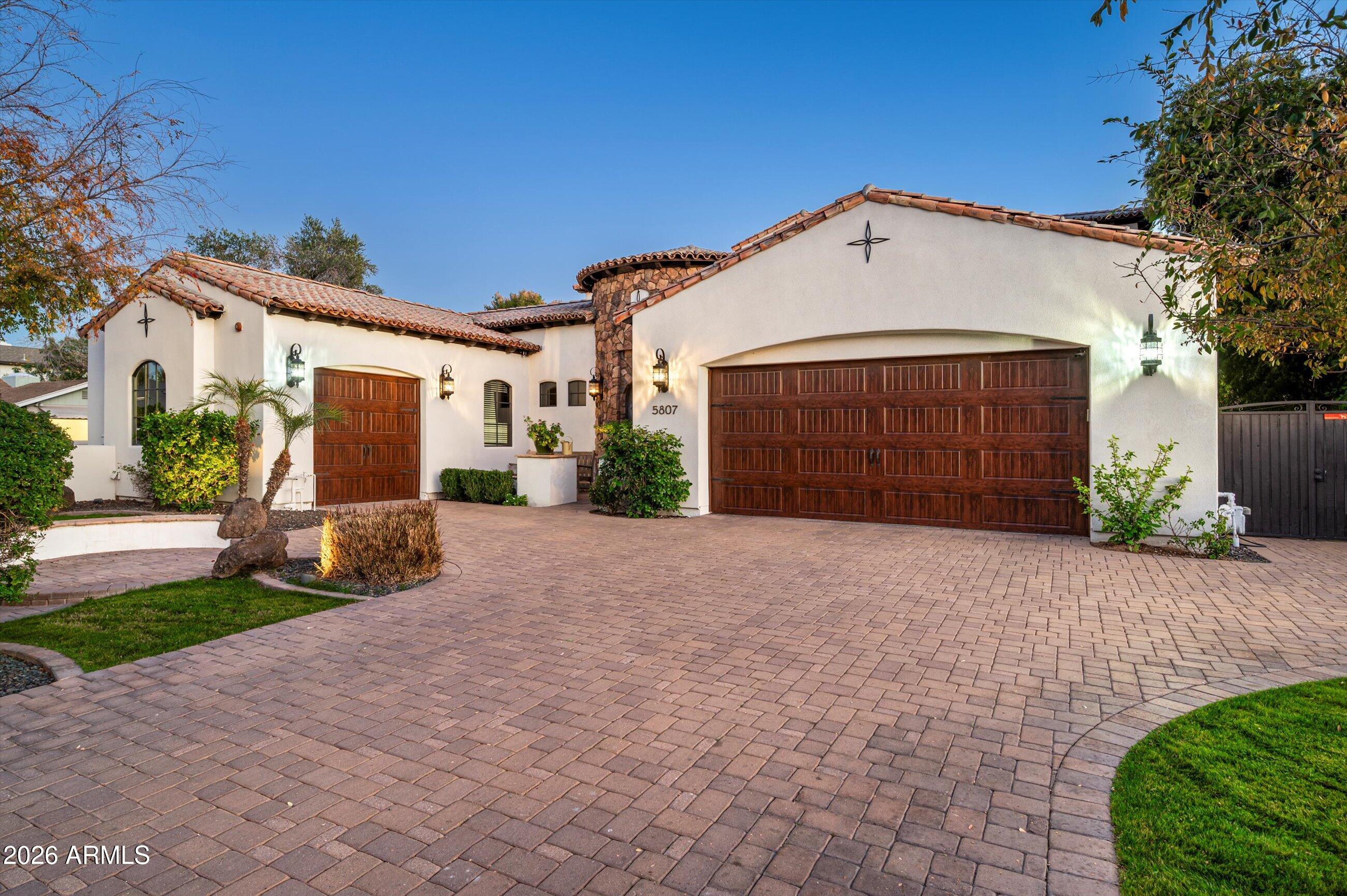 5807 E ORANGE BLOSSOM Lane