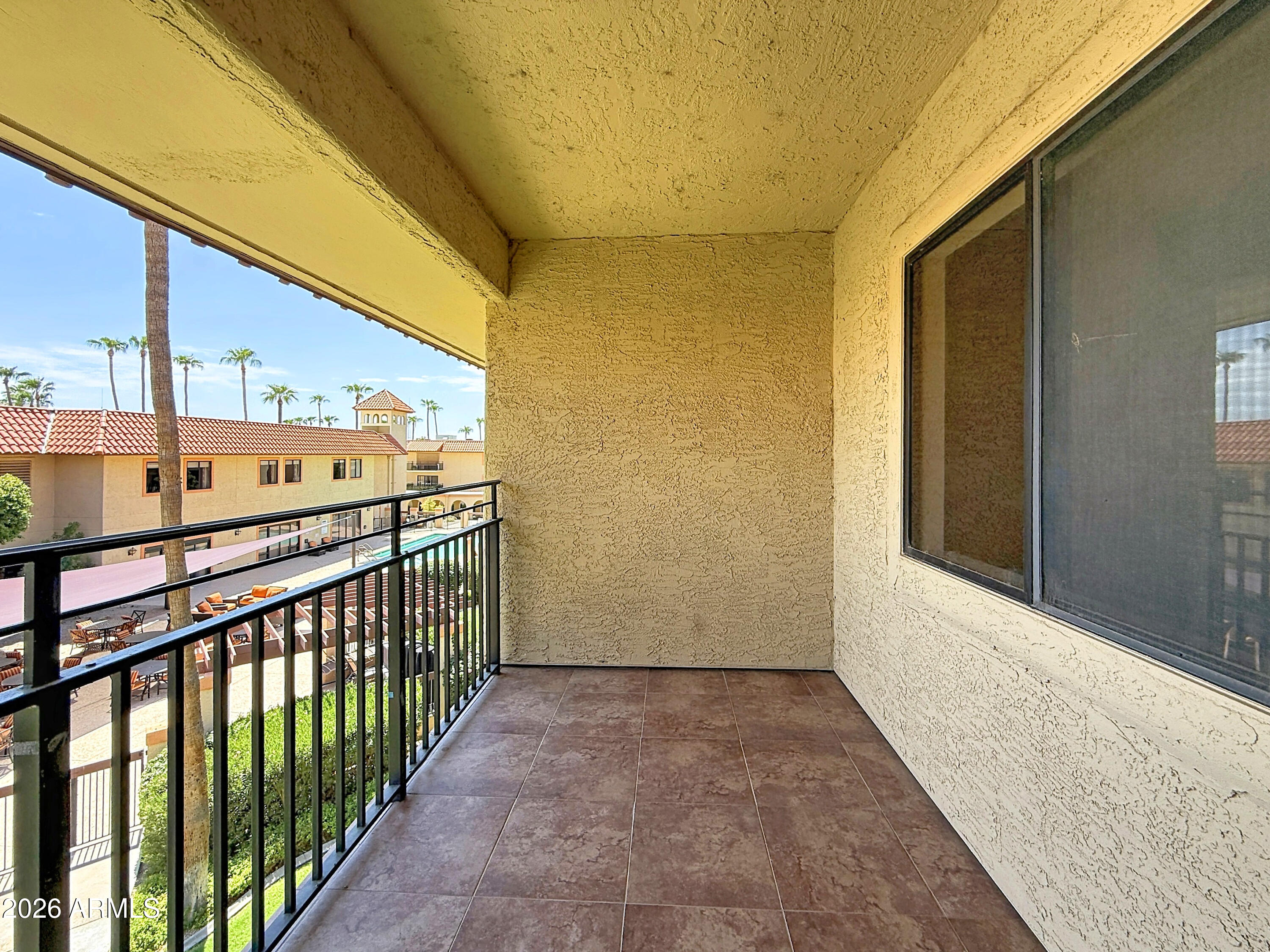 10330 W Thunderbird Boulevard C304