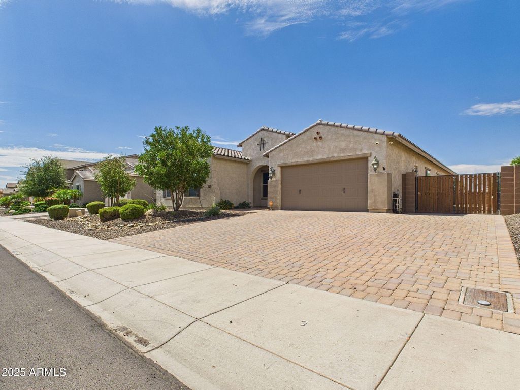 Photo of 22278 N 94th Lane, Peoria, AZ 85383 (MLS # 6925445)
