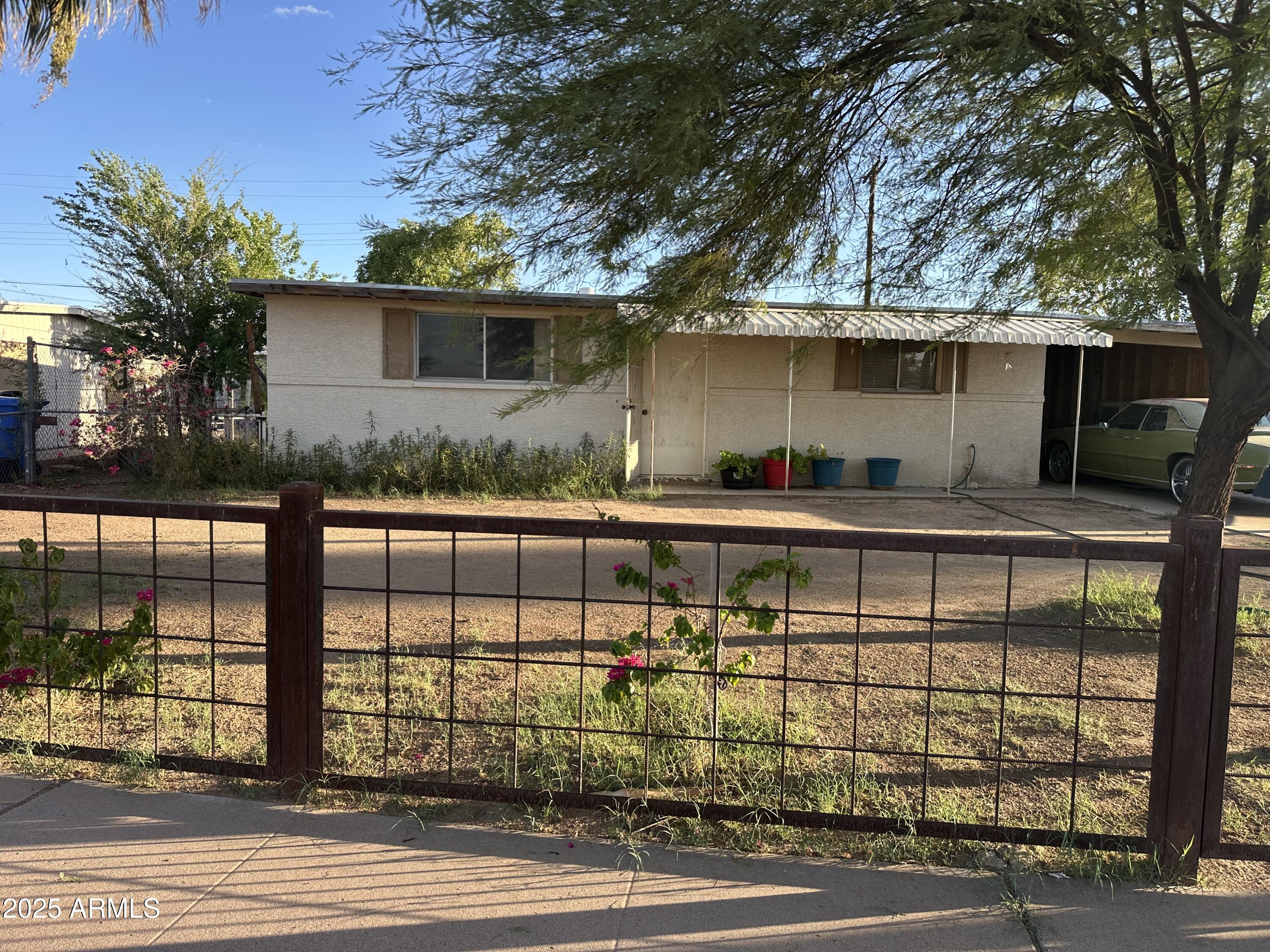 1837 E PLEASANT Lane