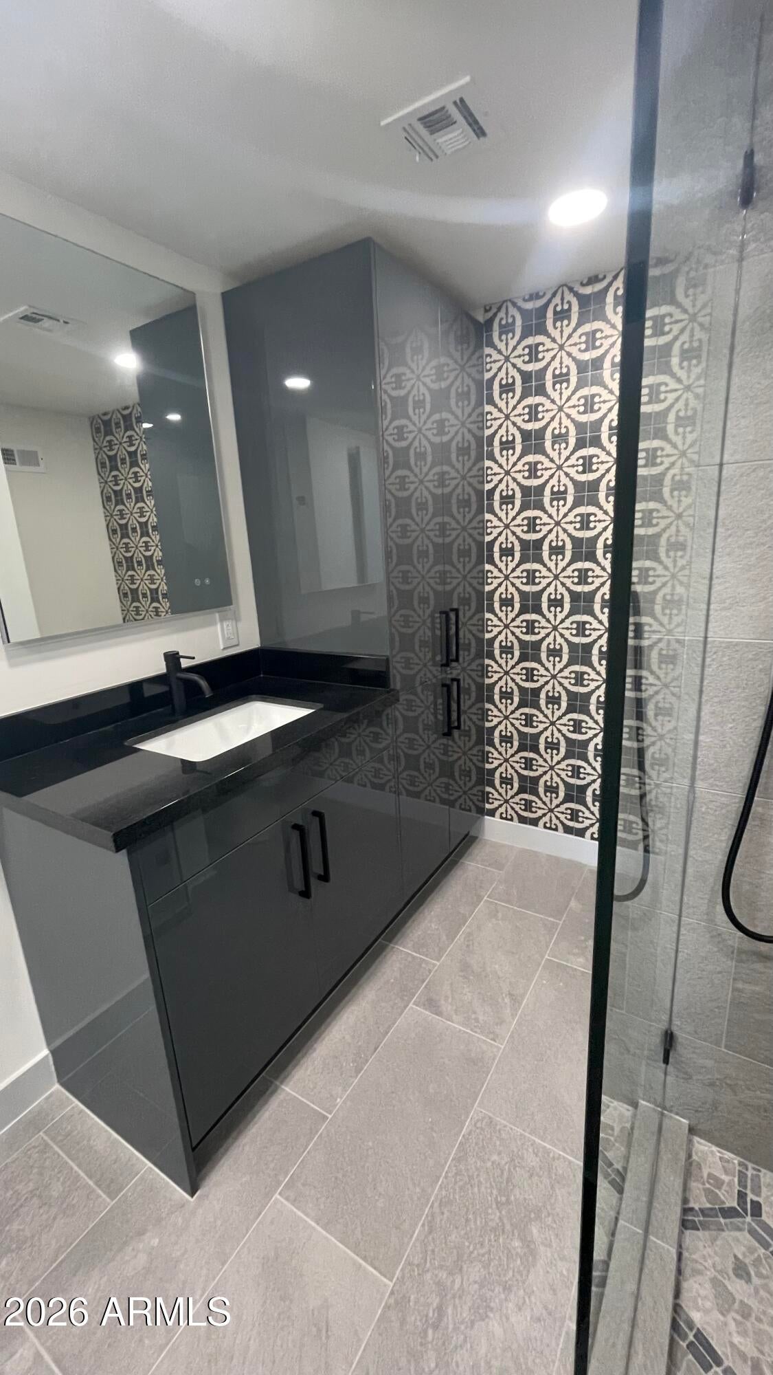 207 W Clarendon Avenue Unit 22C