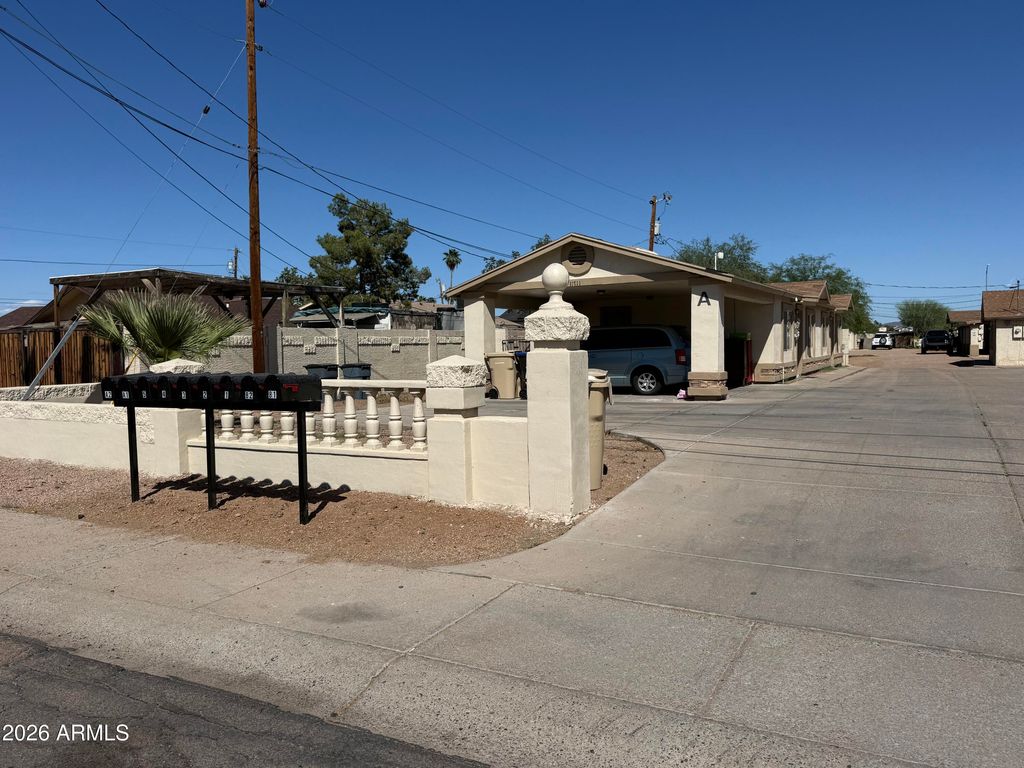 Photo of 11705 N 79th Drive, Peoria, AZ 85345 (MLS # 7015054)