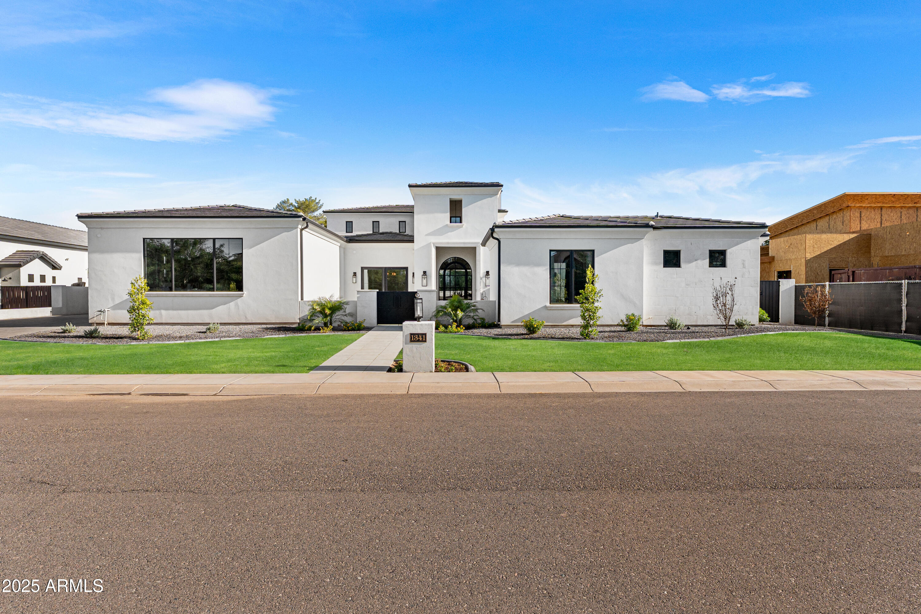 1341 E KINGBIRD Place
