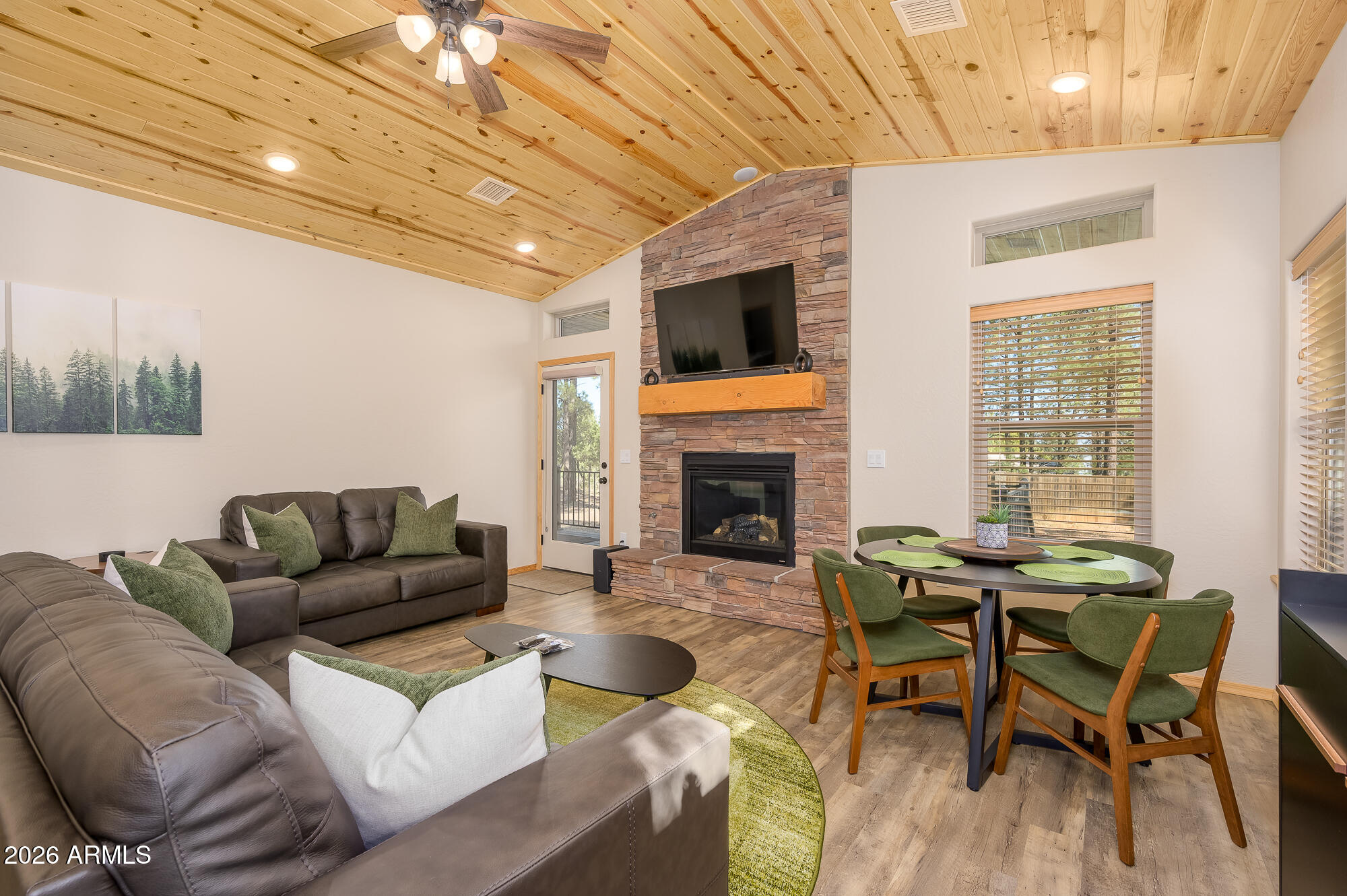 3590 W BLACK OAK Loop