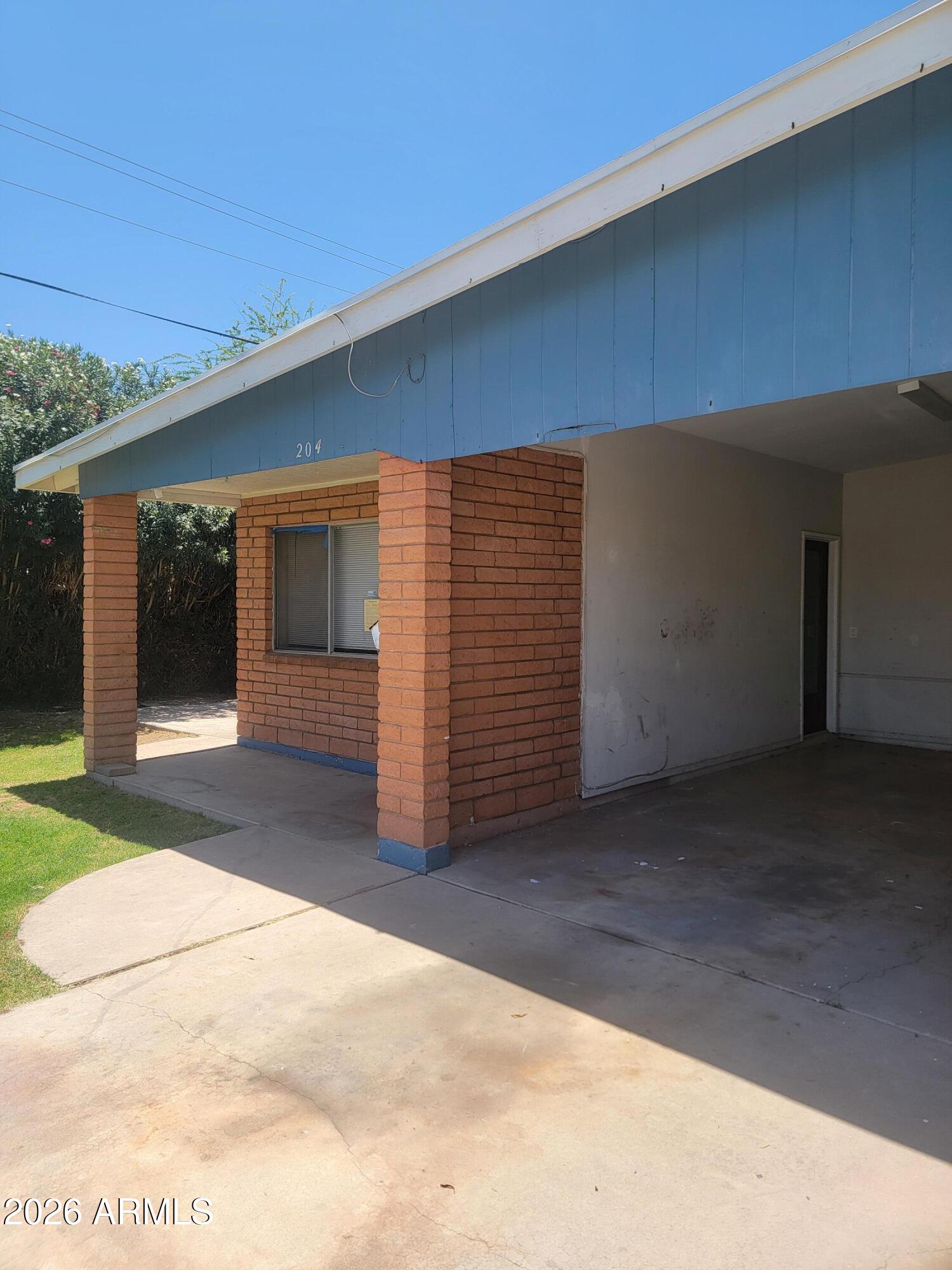 204 N STANDAGE --