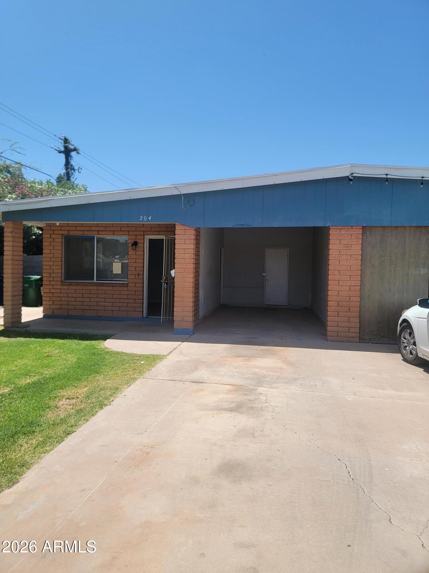 204 N STANDAGE --