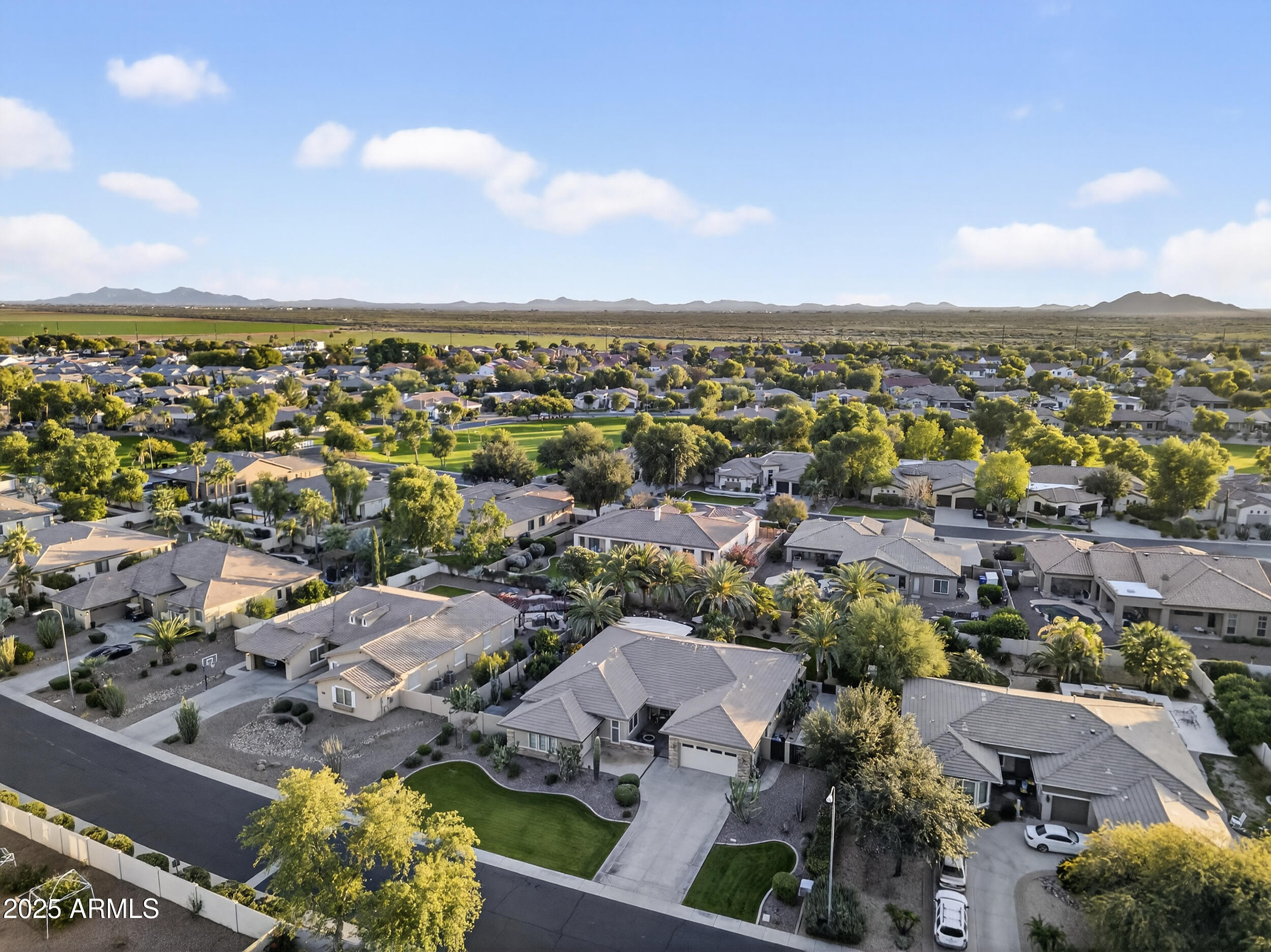 733 E FIELDSTONE Place