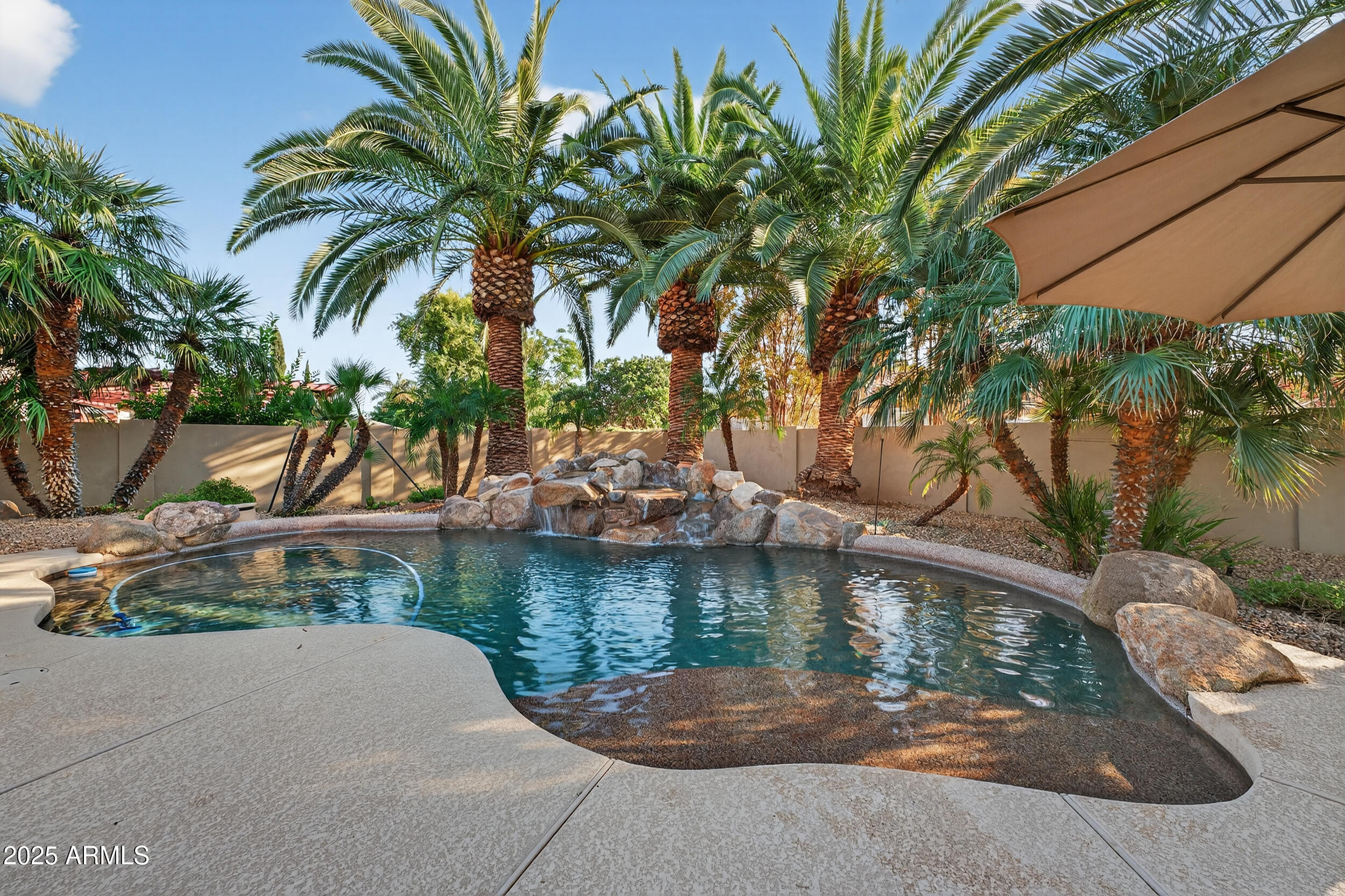 733 E FIELDSTONE Place